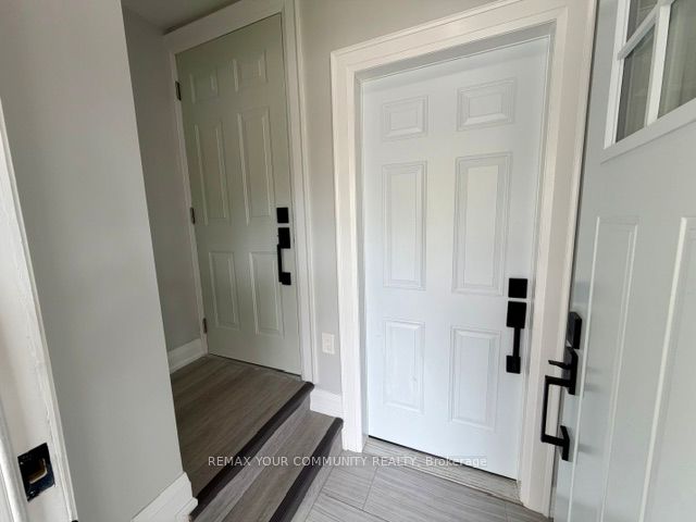 Unit Main Level - 19 Mount Royal Avenue, Toronto 4