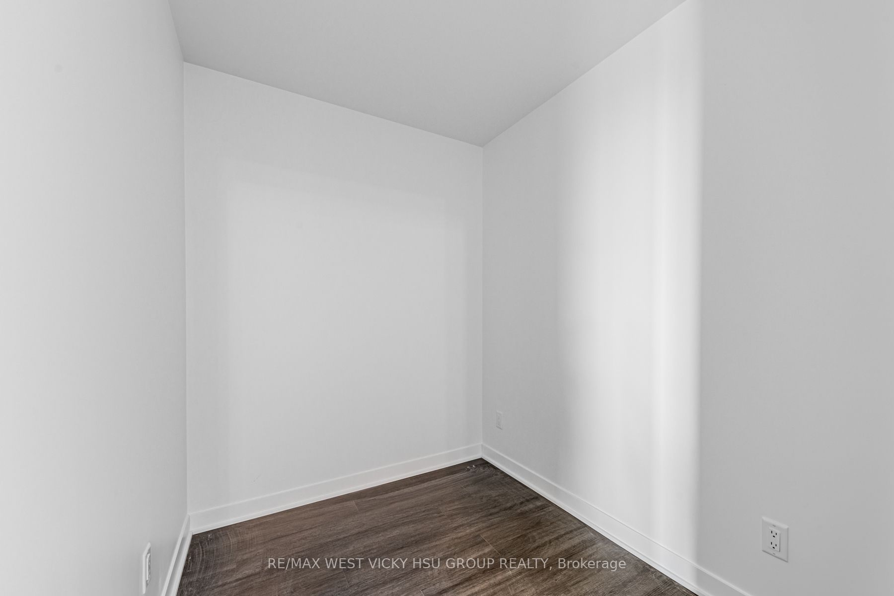 Unit 810 - 185 Alberta Avenue, Toronto 5