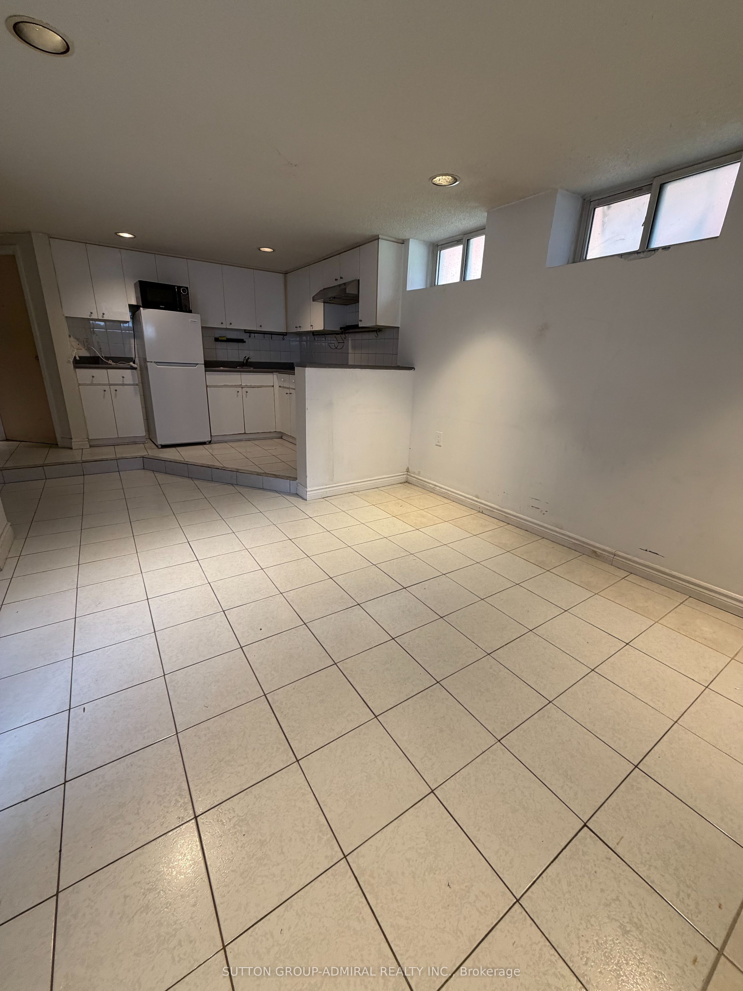 Unit B - 1188 Avenue Road, Toronto 2