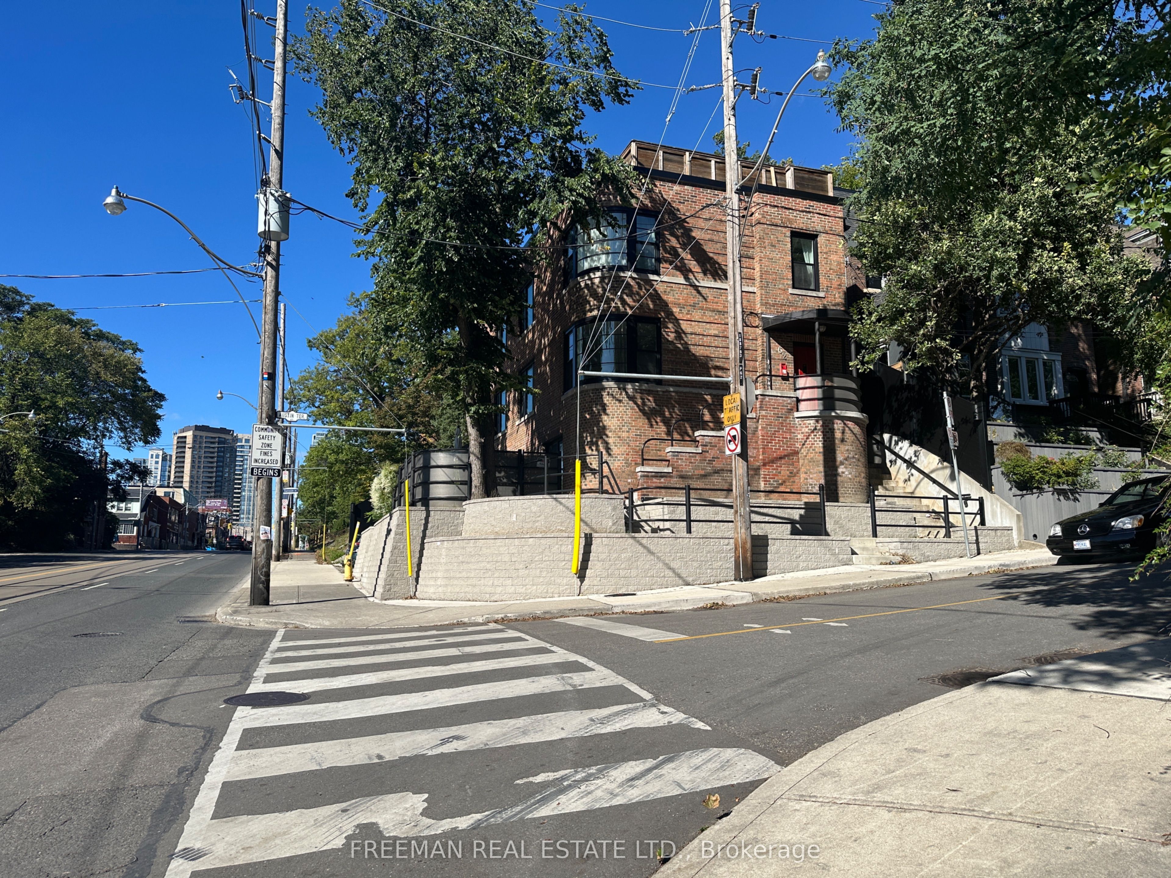 Unit 2 - 62 Austin Terrace, Toronto 2