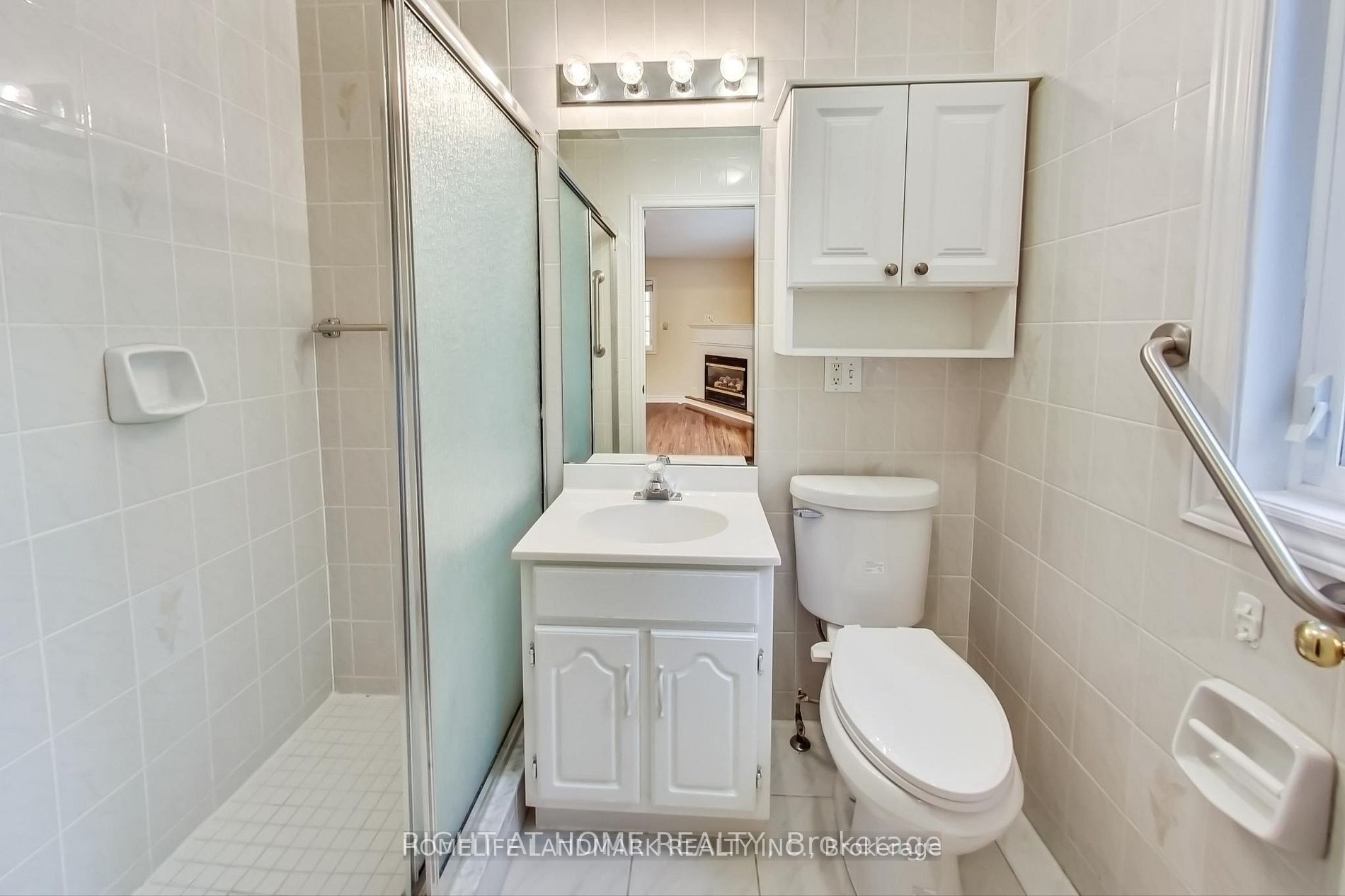 95 Poyntz Avenue, North York 3