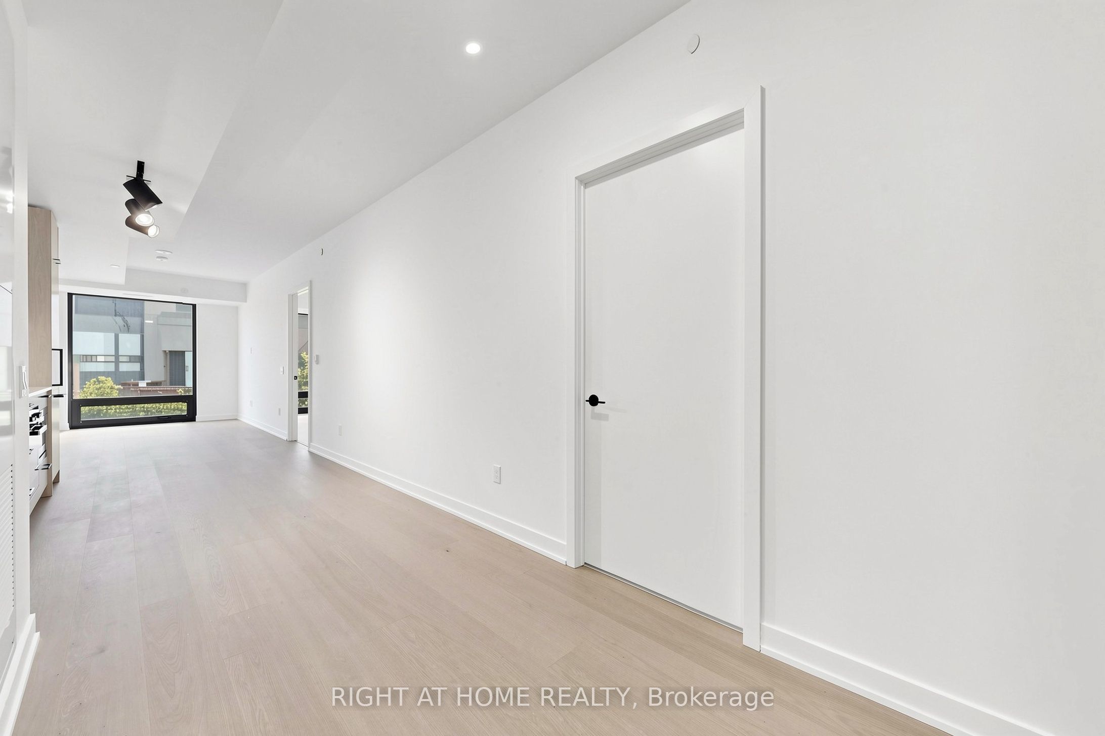 Unit 536 - 91 Montclair Avenue, Toronto 5