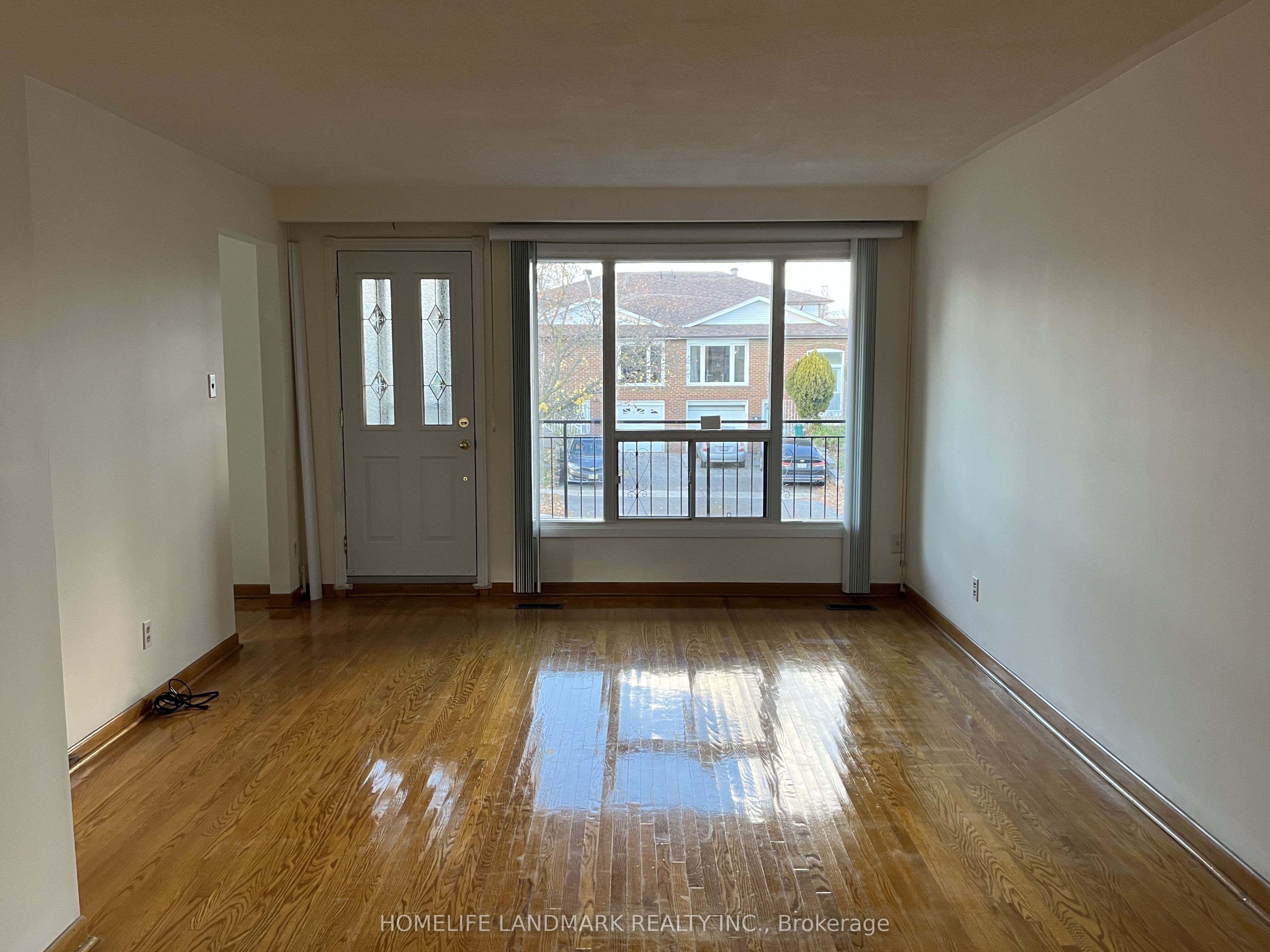 Unit UPPER - 31 Pawnee Avenue, North York 3