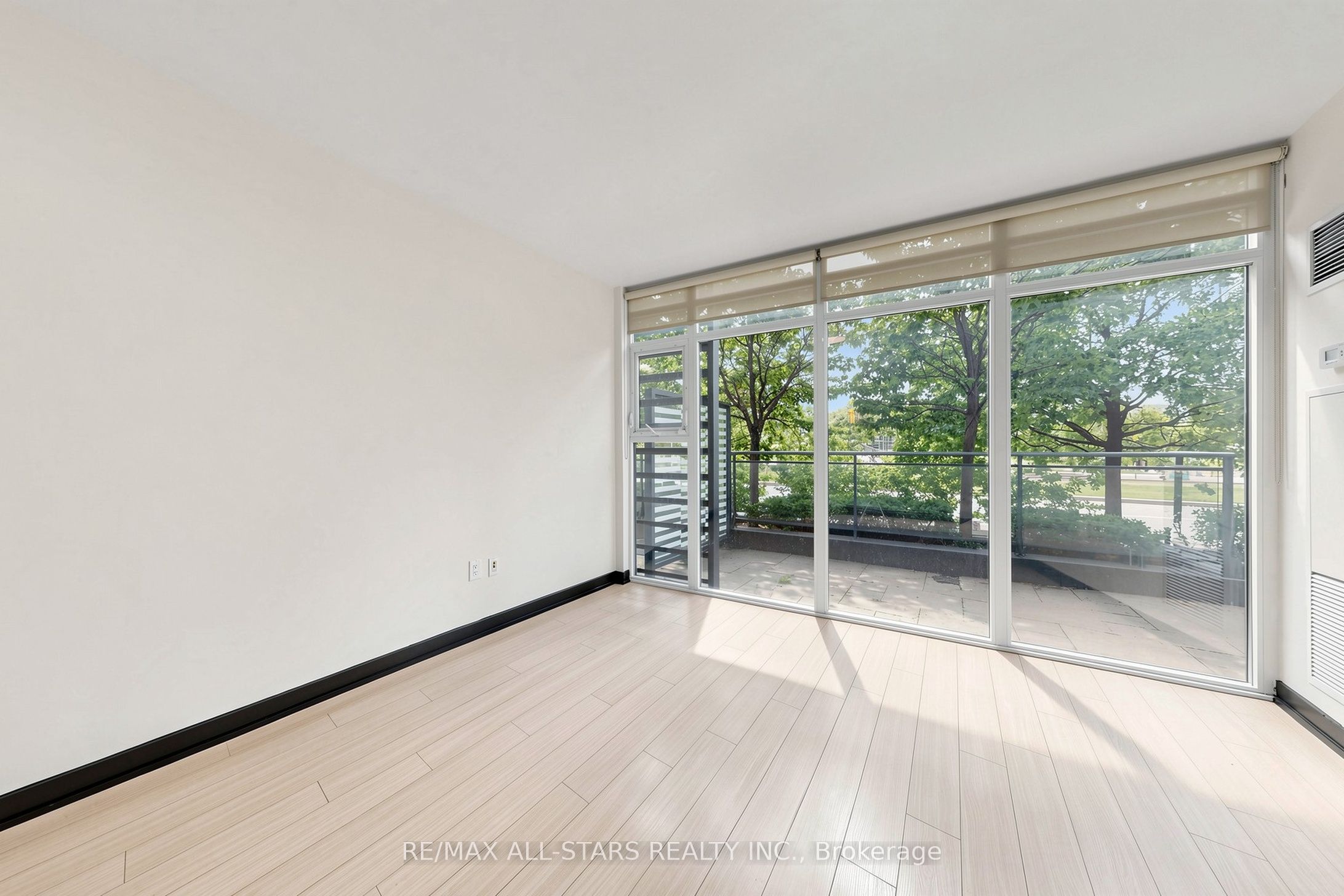 Unit G08 - 110 Fort York Boulevard, Toronto 3