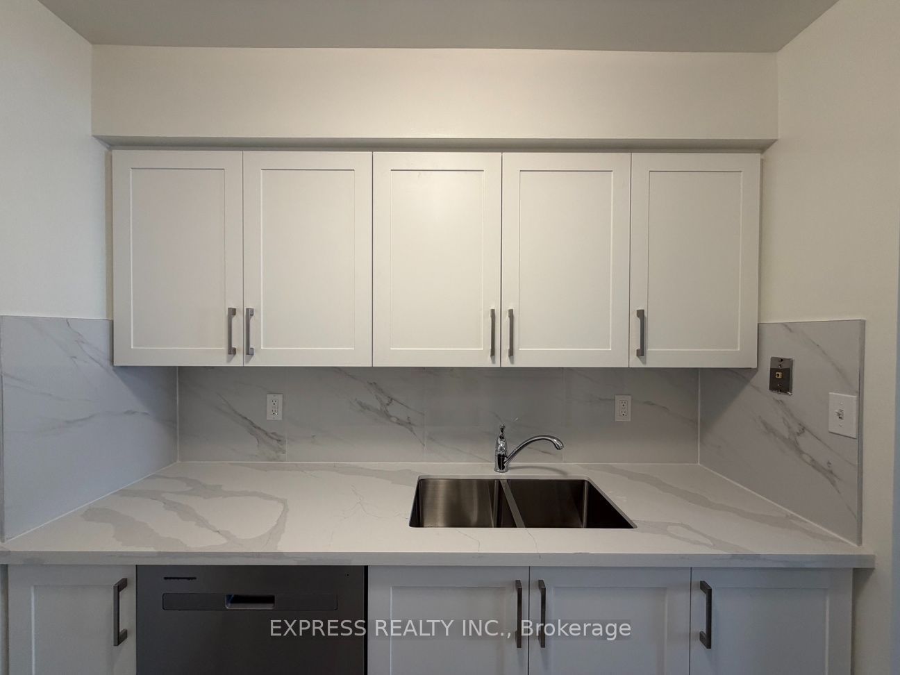 Unit 309 - 18 Hillcrest Avenue, North York 3