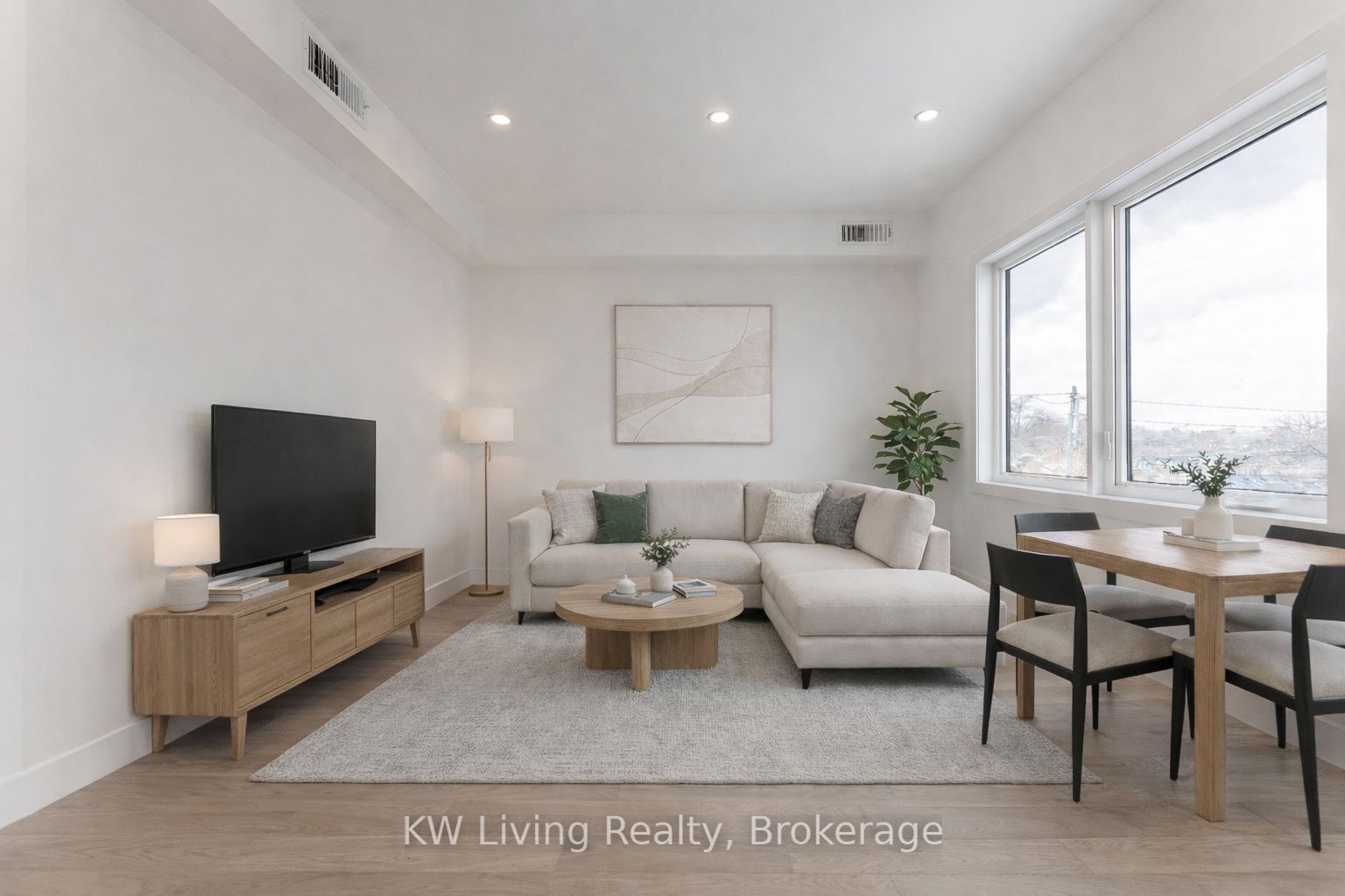 712 Eglinton Avenue E, Toronto 3