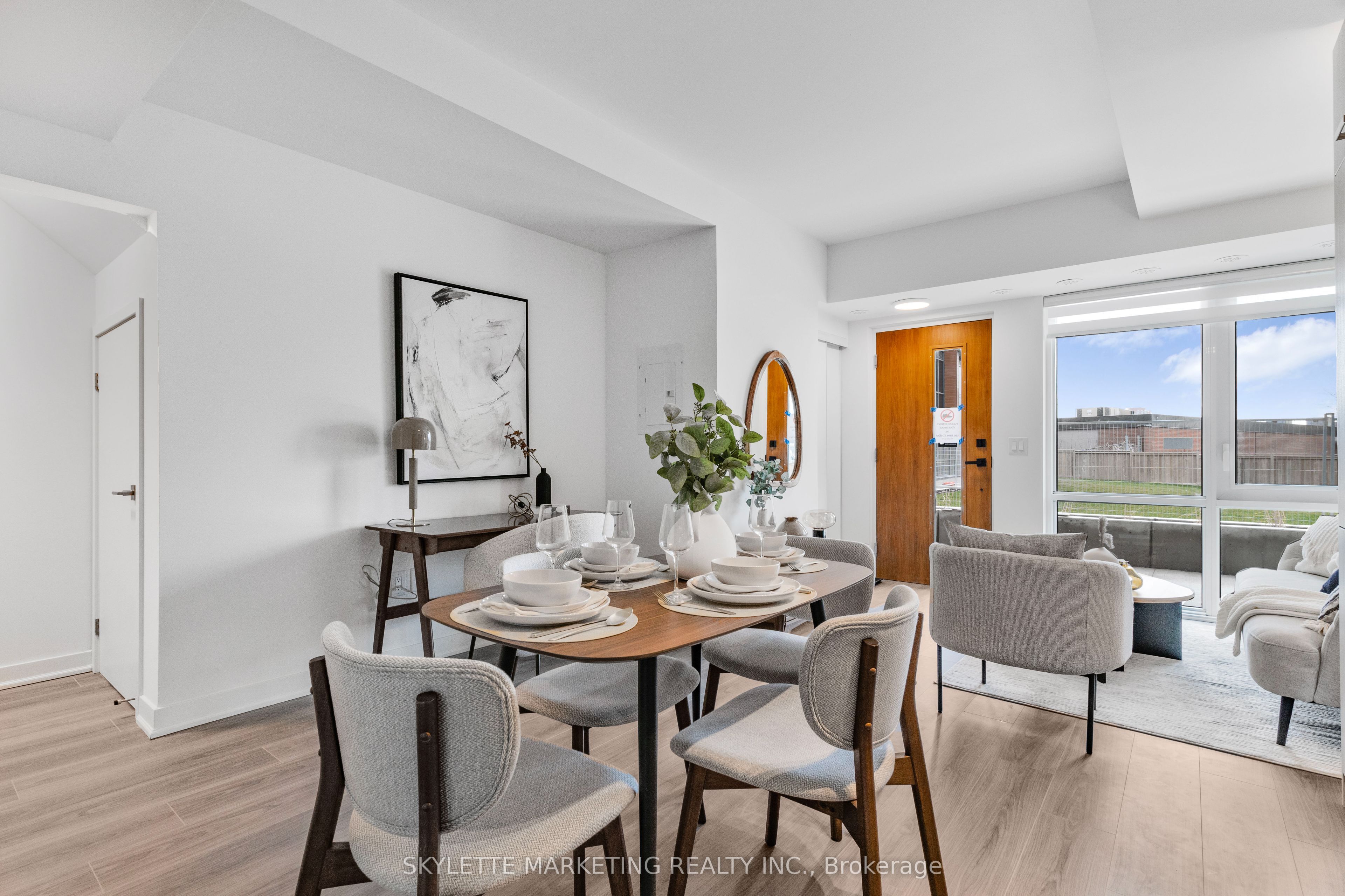 Unit 13 - 75 Curlew Drive, North York 5