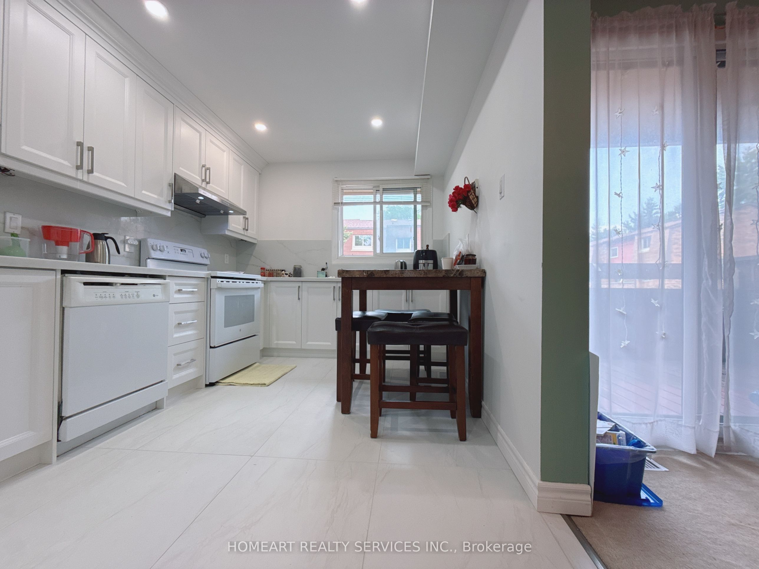 9 Poets Walkway, North York 5