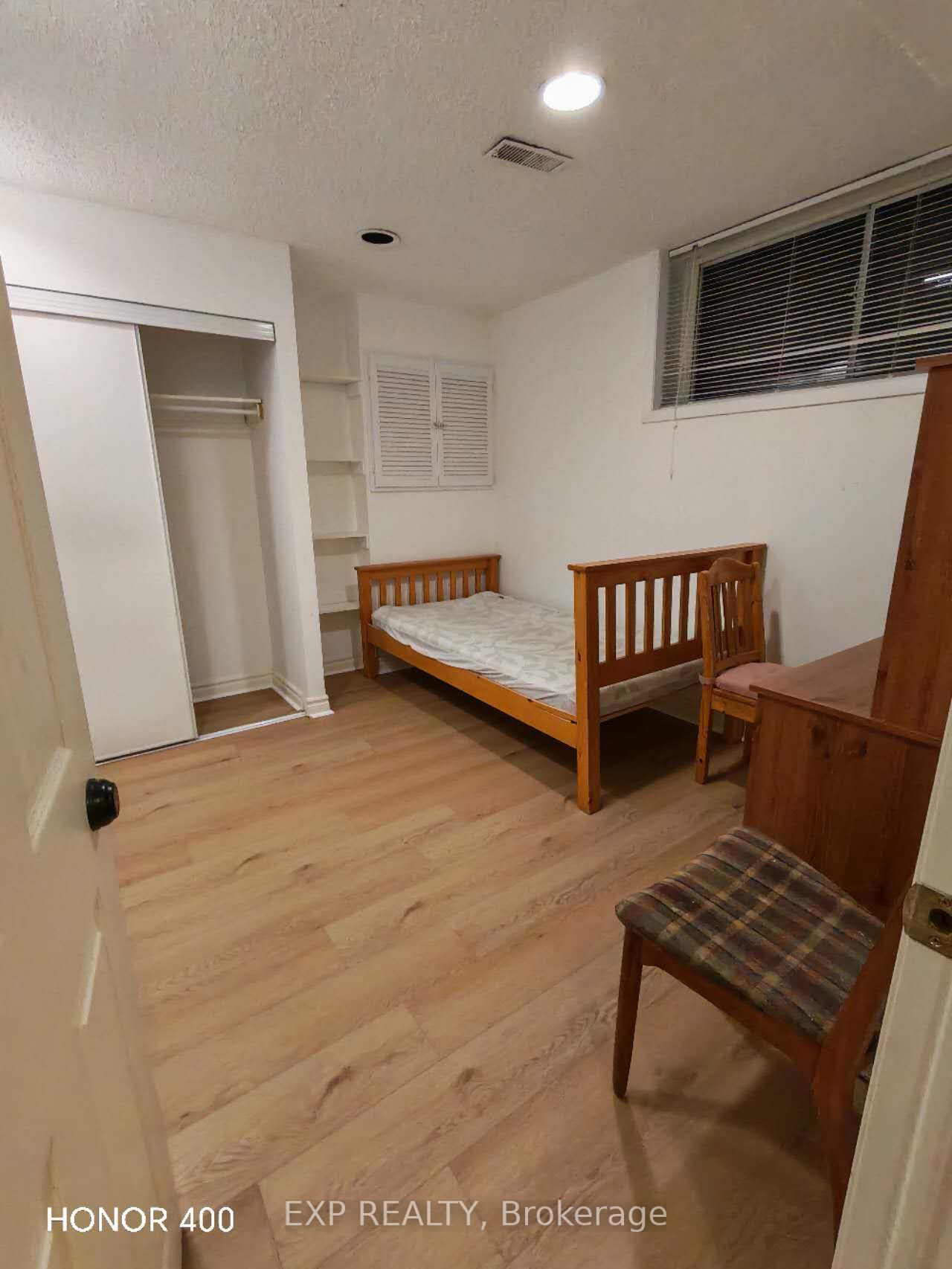 Unit Lower - 20 maureen Drive N, North York 3
