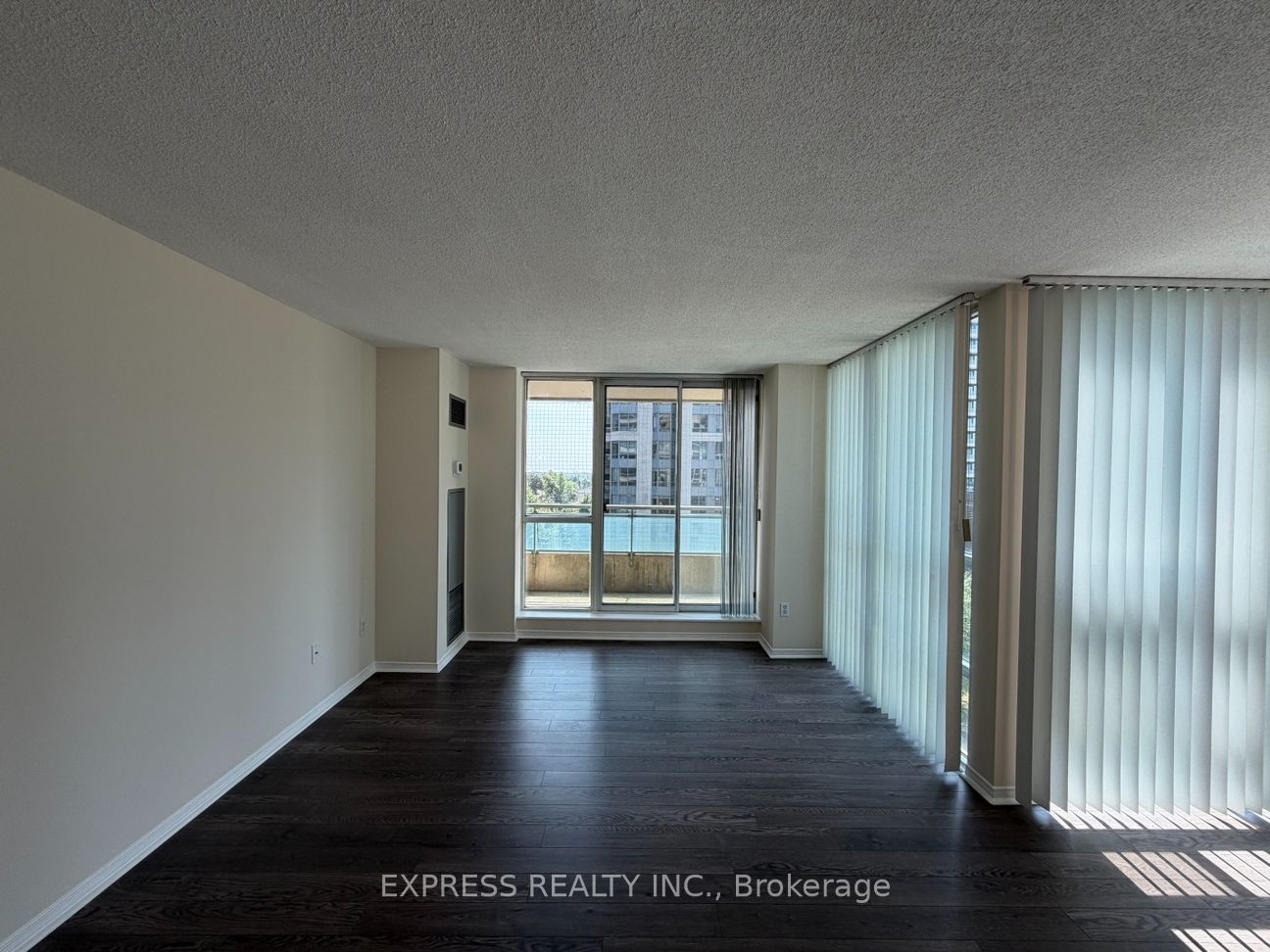 Unit 715 - 39 Pemberton Avenue, North York 4