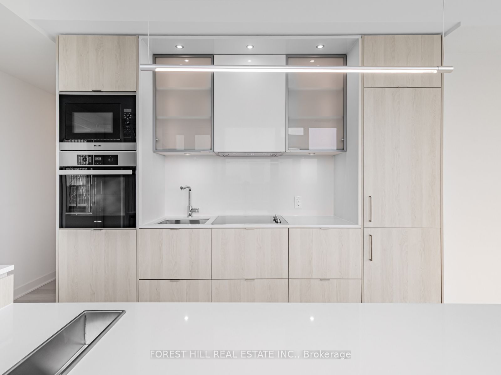 Unit 2411 - 11 Yorkville Avenue, Toronto 4
