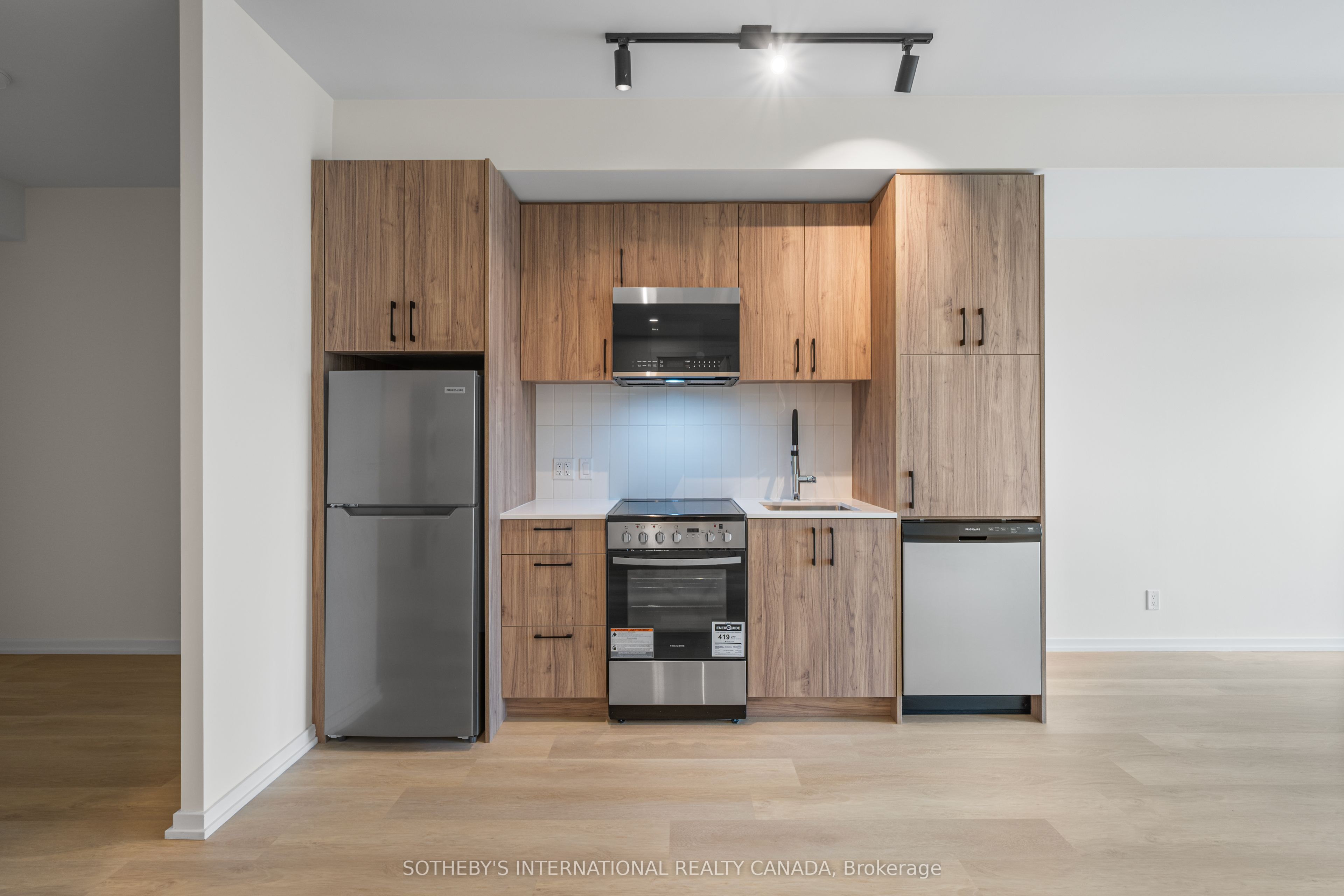Unit 308 - 109 Erskine Avenue, Toronto 5