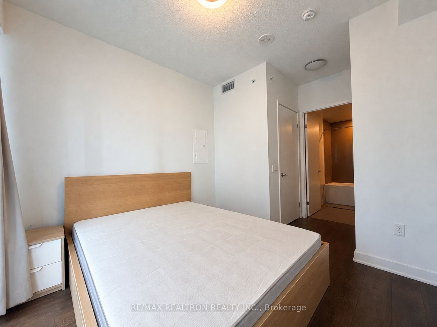 Unit 2711 - 125 Blue Jays Way, Toronto 5