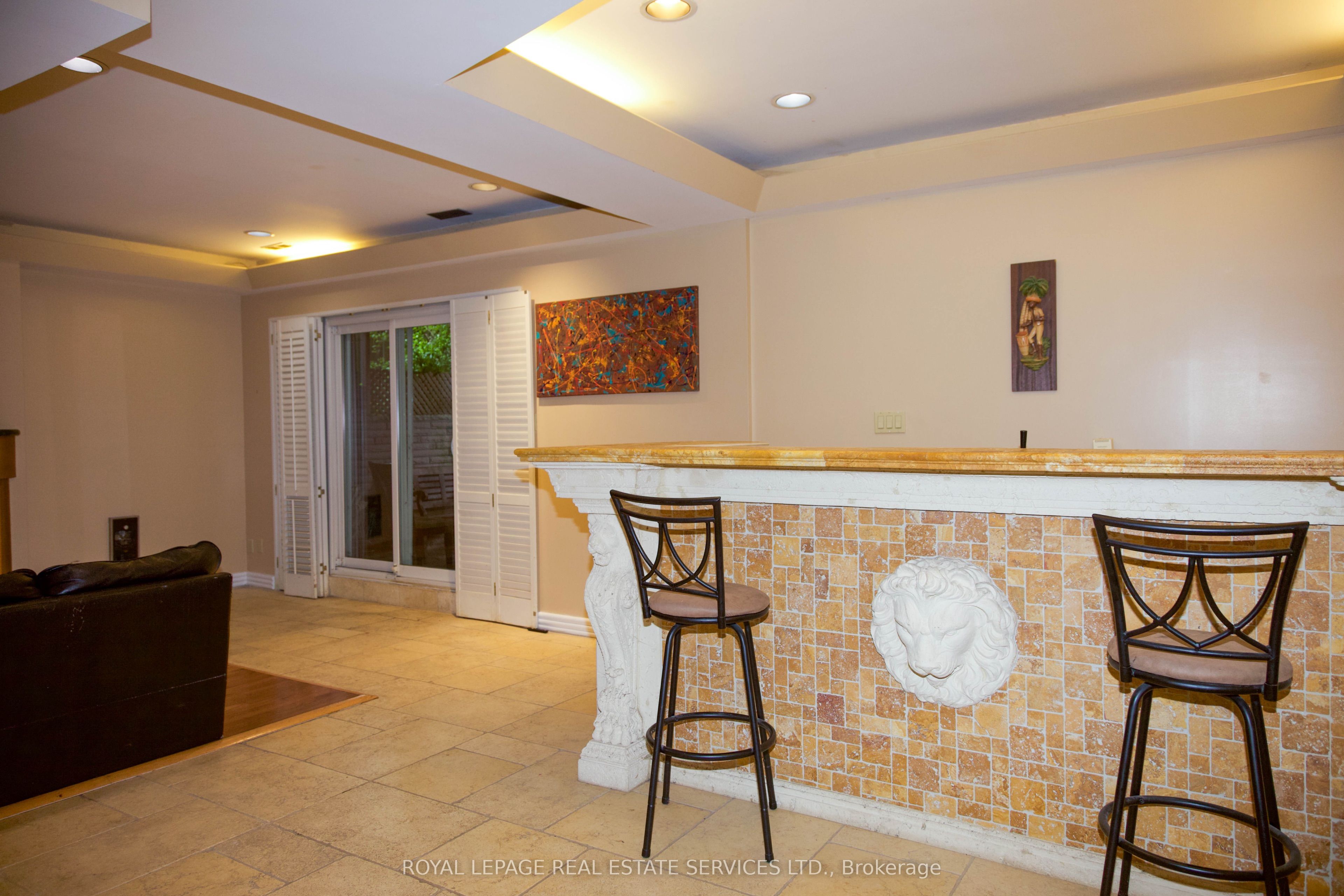 2B Debell Lane, North York 4