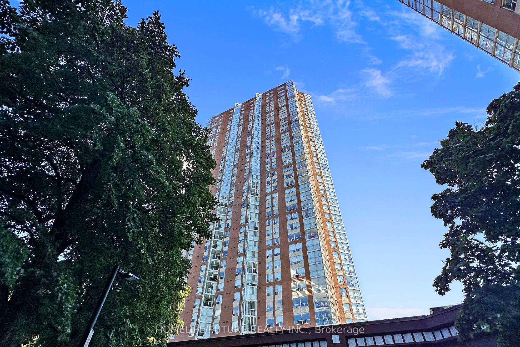 Unit 909 - 7 Concorde Place, North York 2