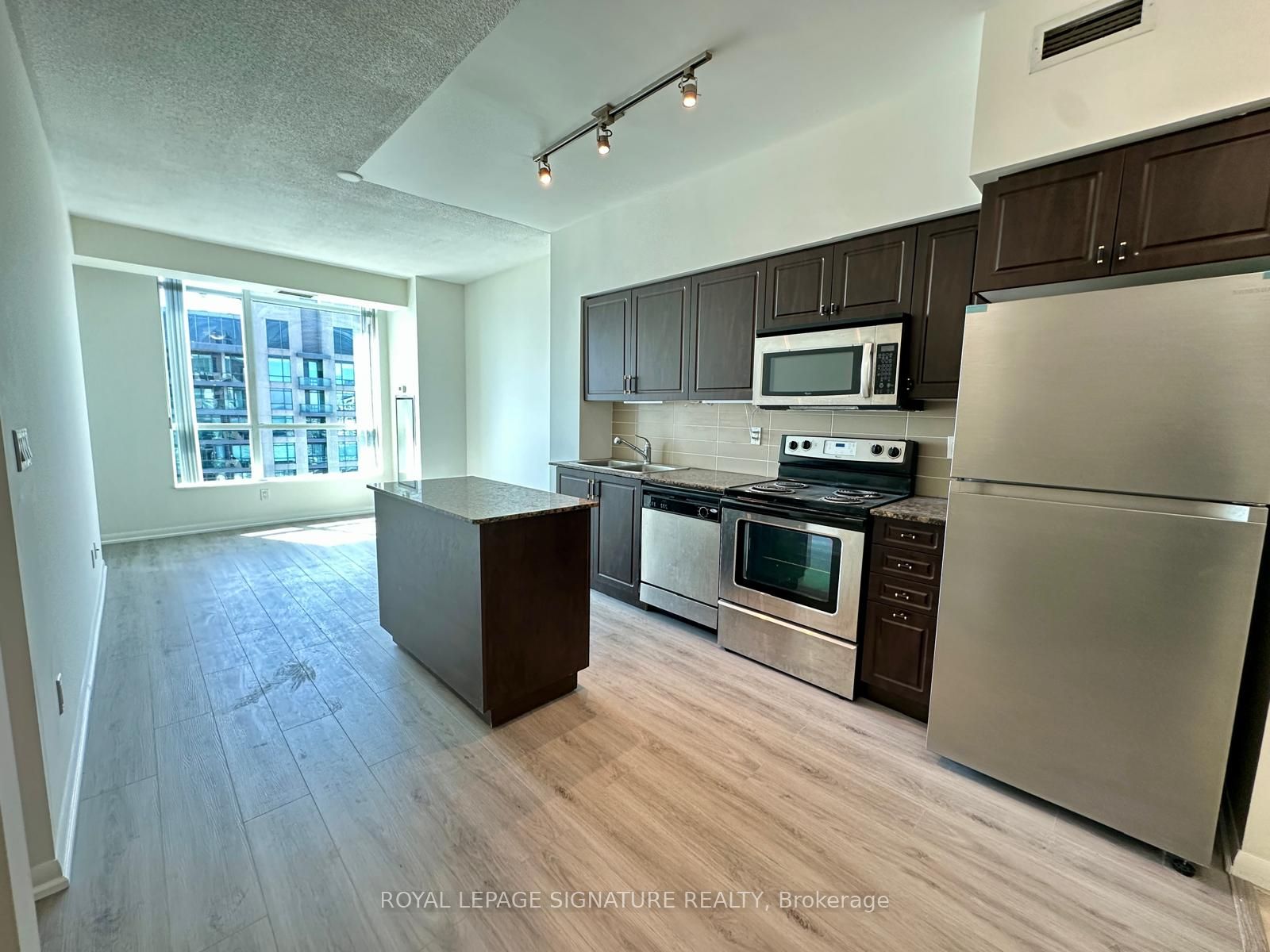 Unit 3709 - 215 Fort York Boulevard, Toronto 4