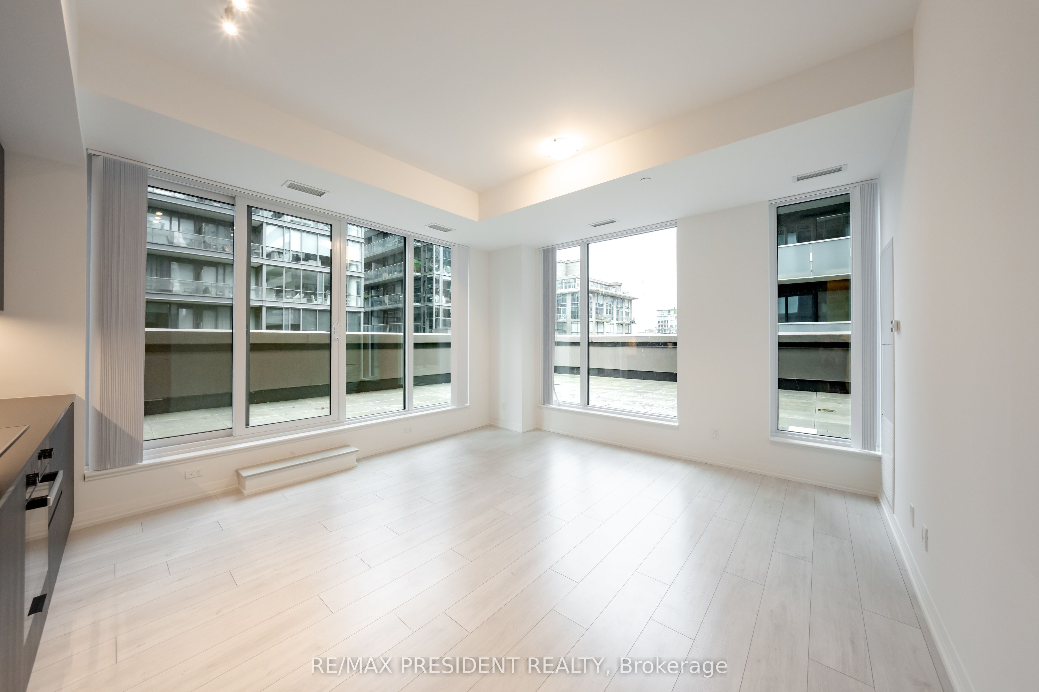 Unit 822 - 400 King Street W, Toronto 2