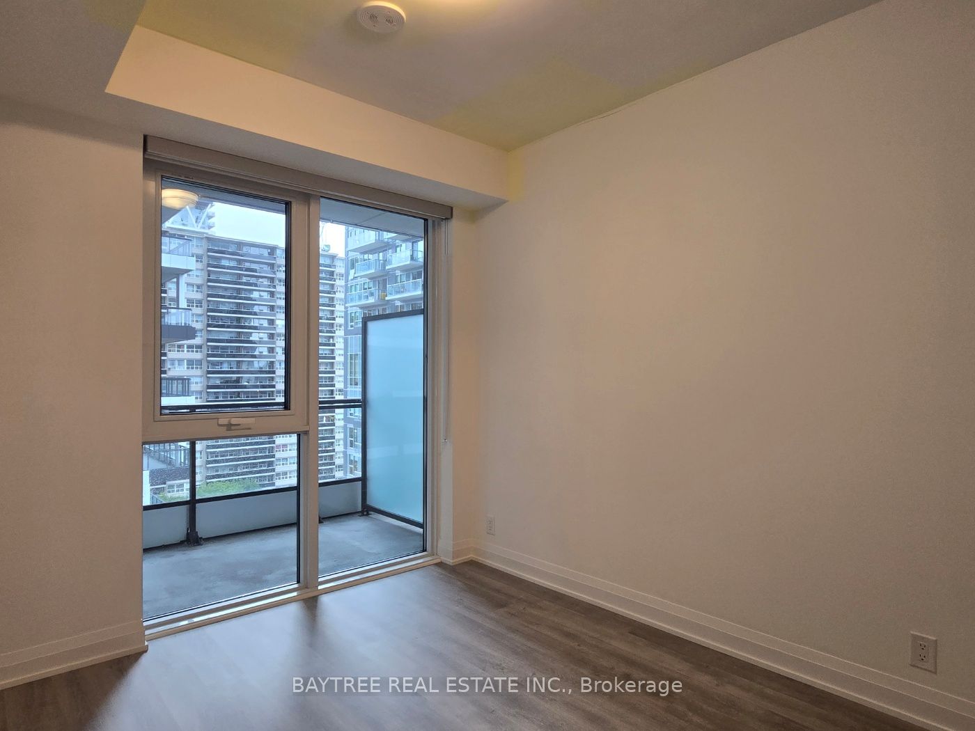 Unit 902 - 65 Broadway Avenue, Toronto 4