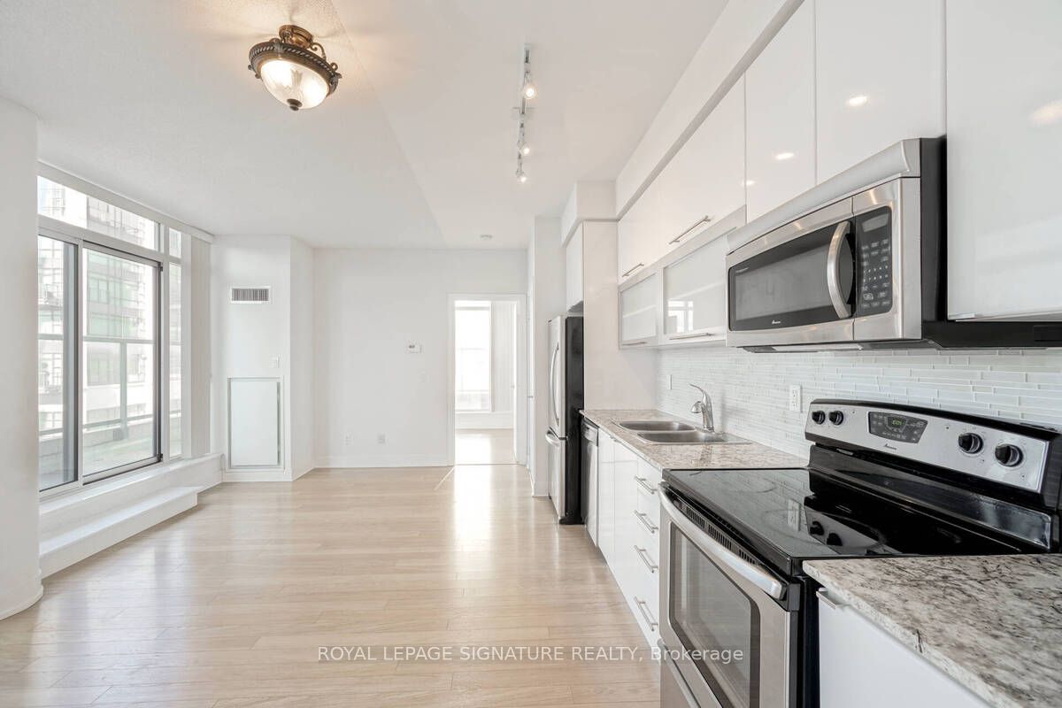Unit 903 - 90 Stadium Road, Toronto 2