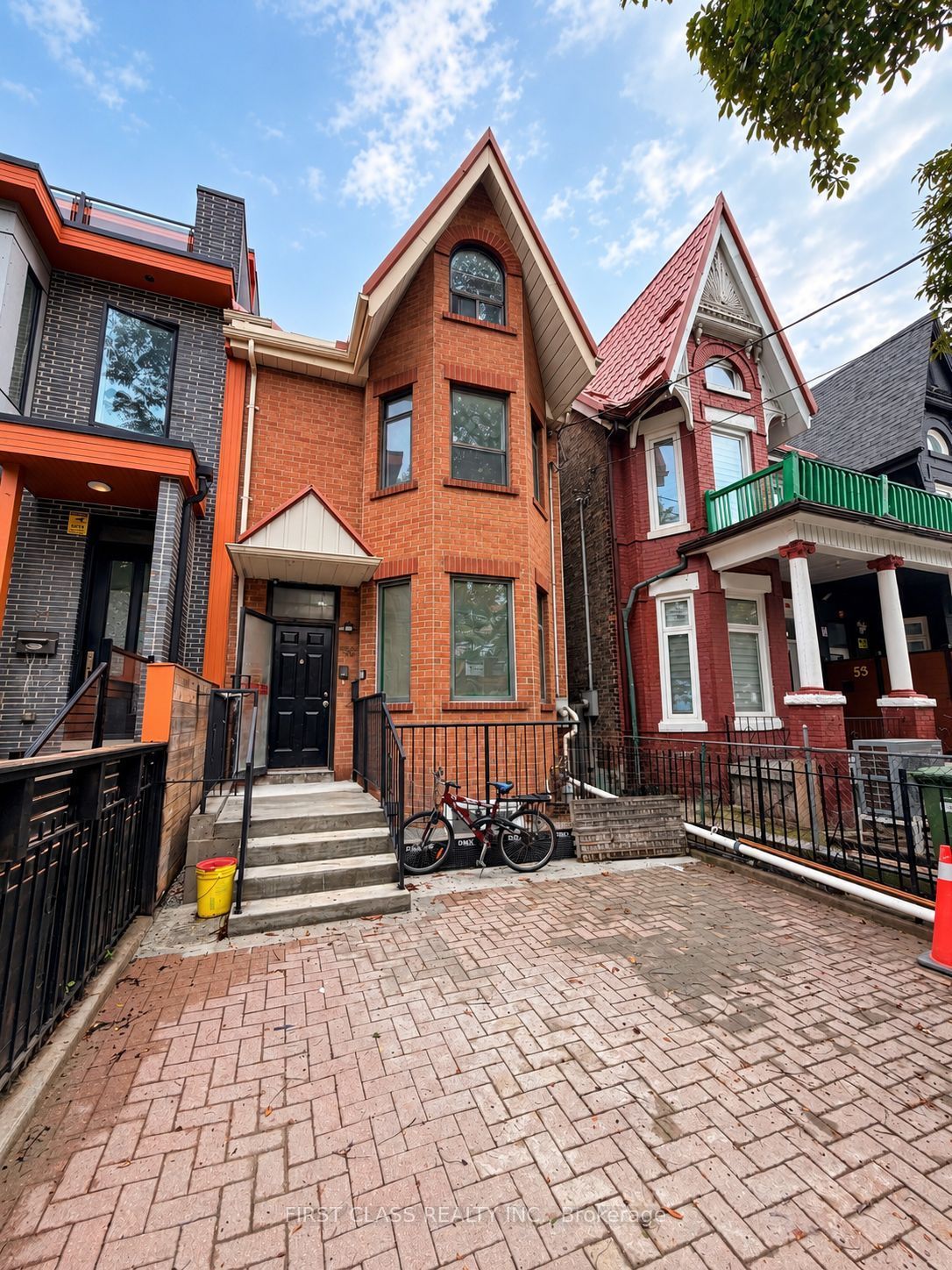 Unit Upper - 55 Huron Street, Toronto 2