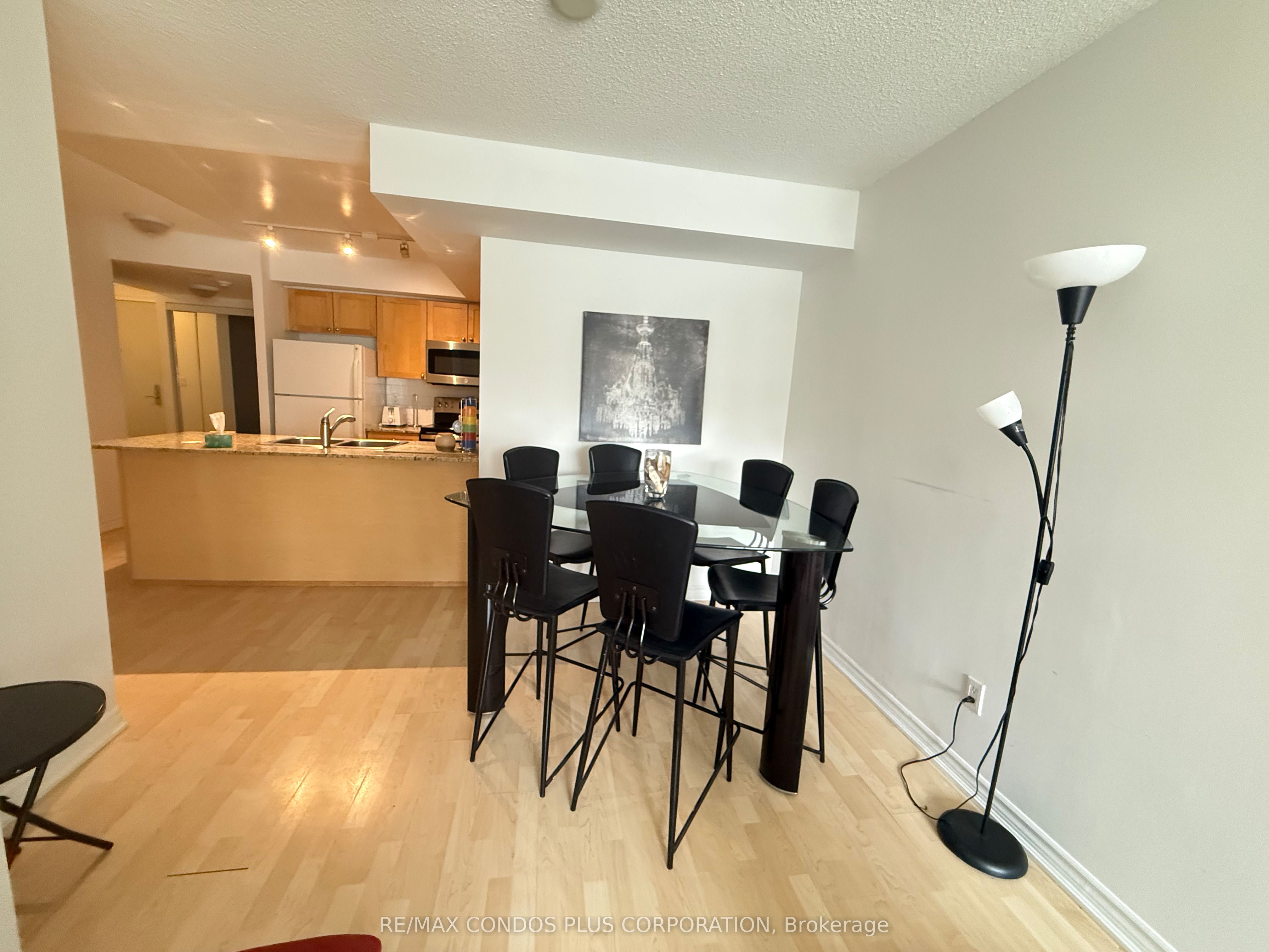 Unit 1402 - 761 Bay Street, Toronto 4
