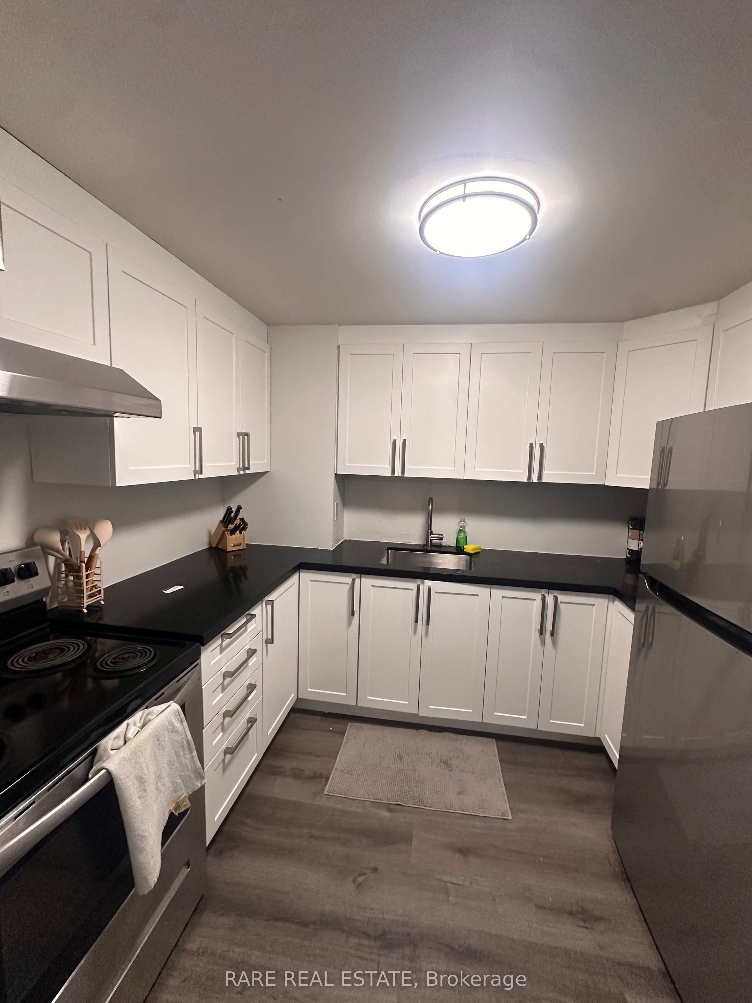 Unit 12 - 99 Bellevue Avenue, Toronto 3