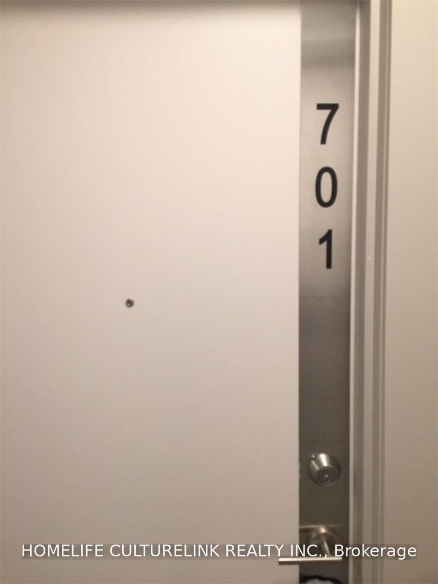Unit 701 - 128 Fairview Mall Drive, North York 2