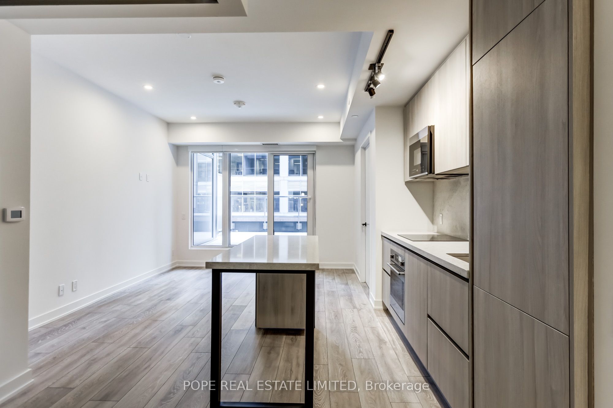 Unit 806 - 108 Peter Street, Toronto 4
