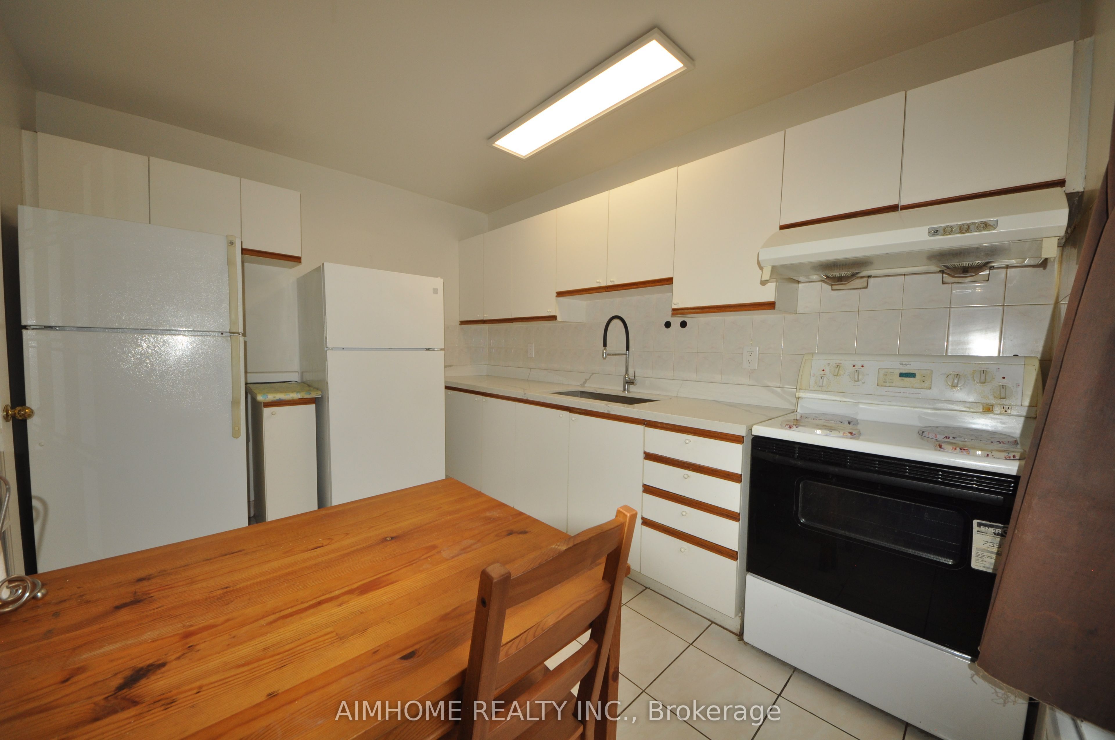 Unit 806 - 1 Liszt Gate, North York 3