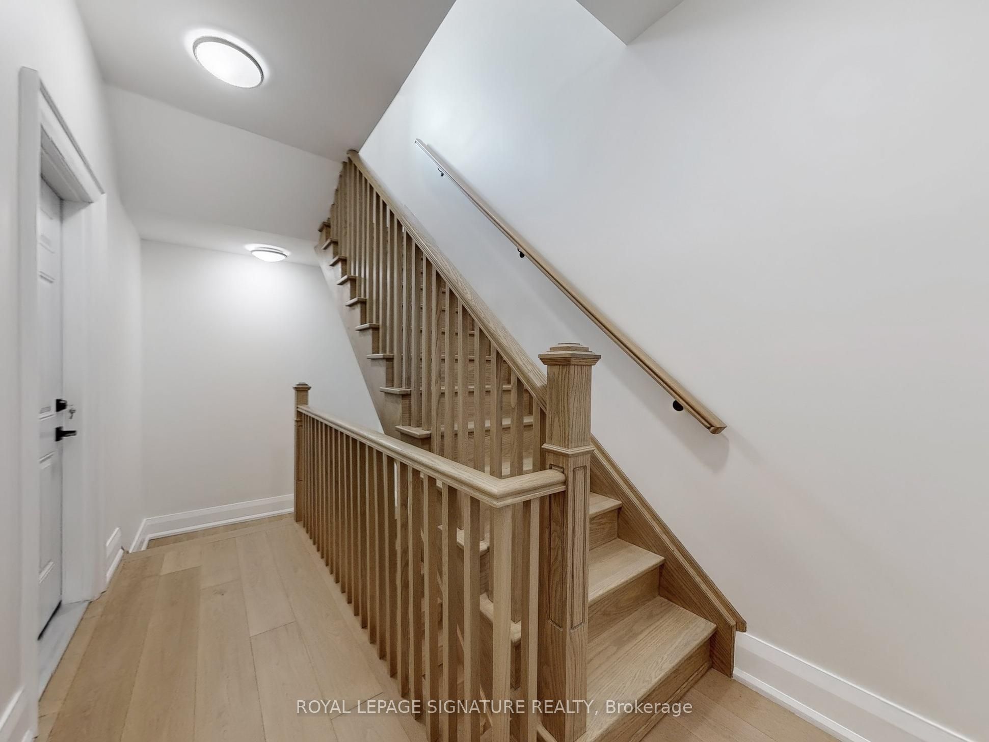 Unit 2 - 28 Beaconsfield Avenue, Toronto 3