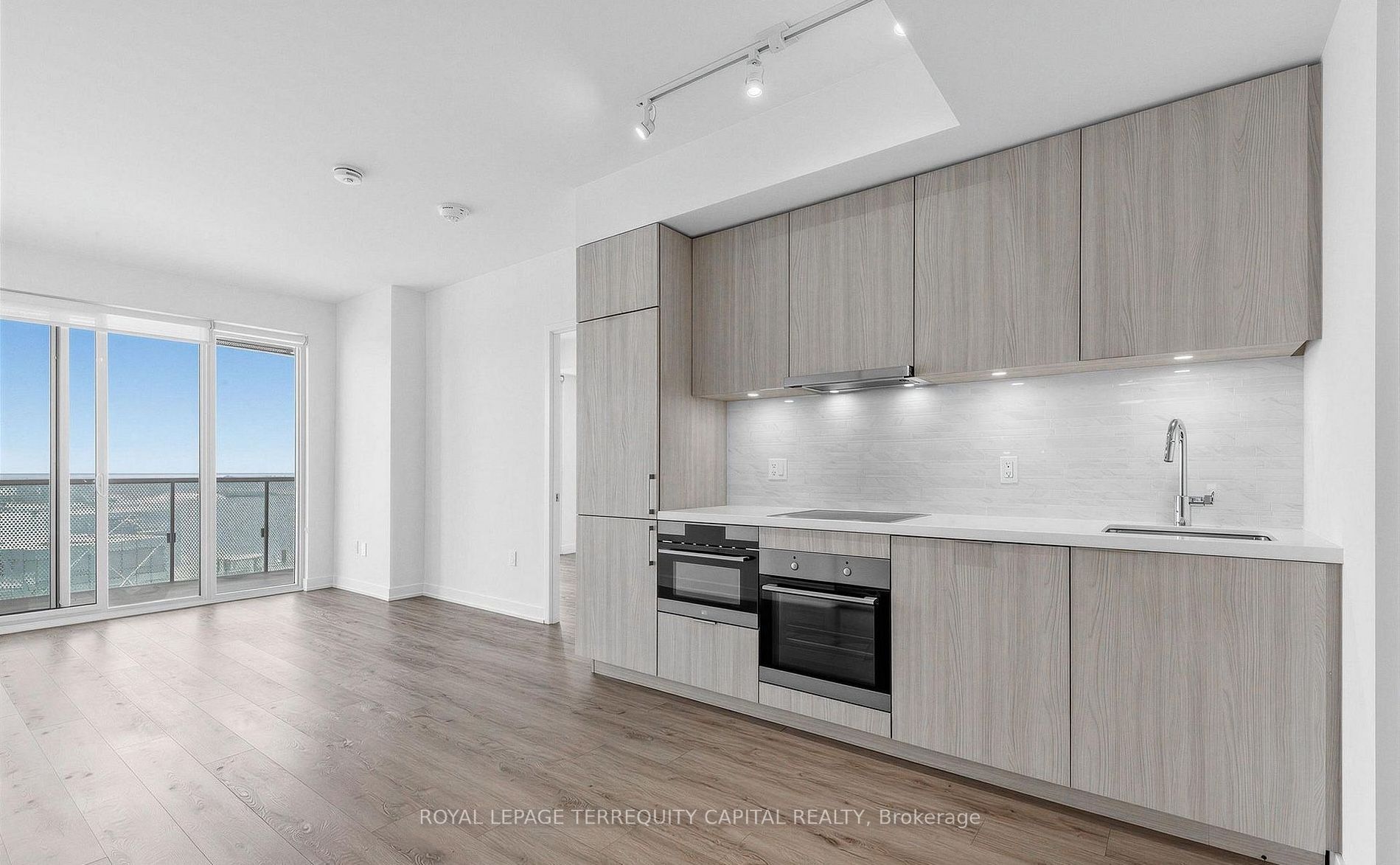 Unit 1901 - 15 Queens Quay E, Toronto 2