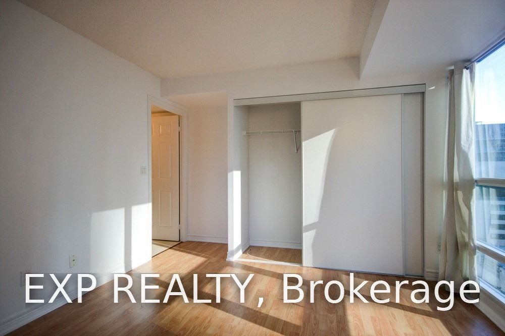 Unit 809 - 761 Bay Street, Toronto 5