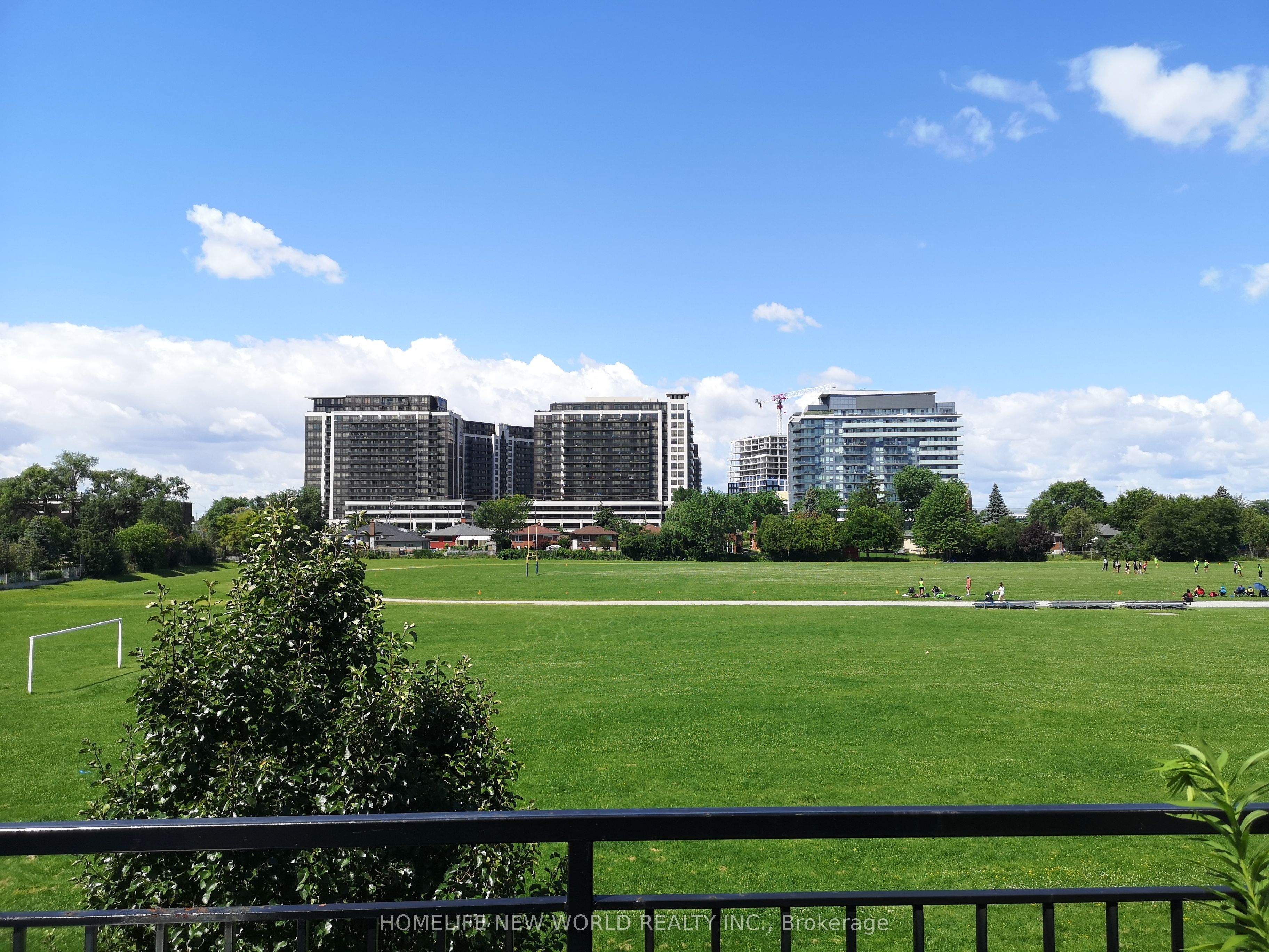 Unit 30 - 988 Sheppard Avenue W, North York 2