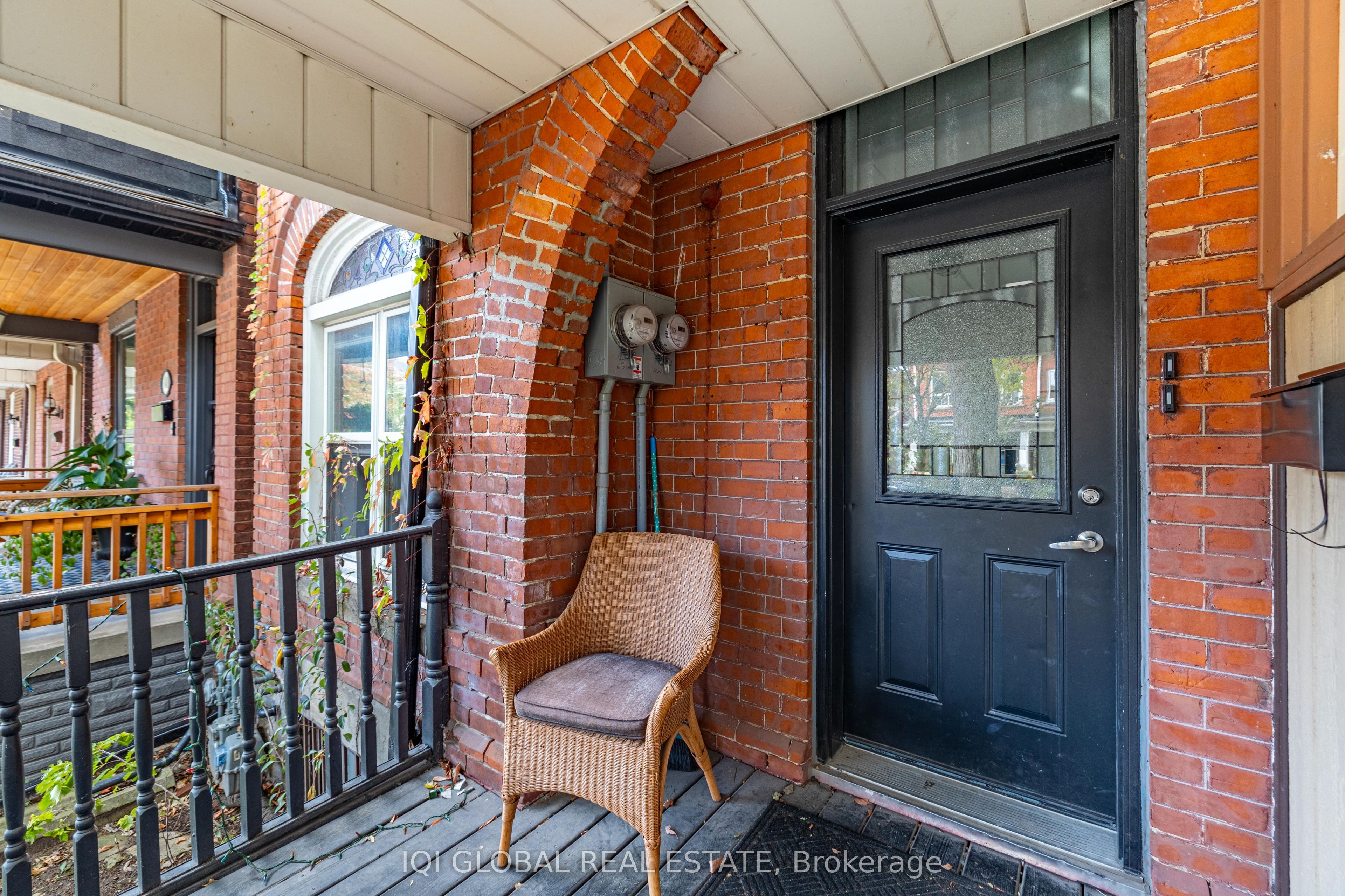 Unit Upper - 142 Grace Street, Toronto 2