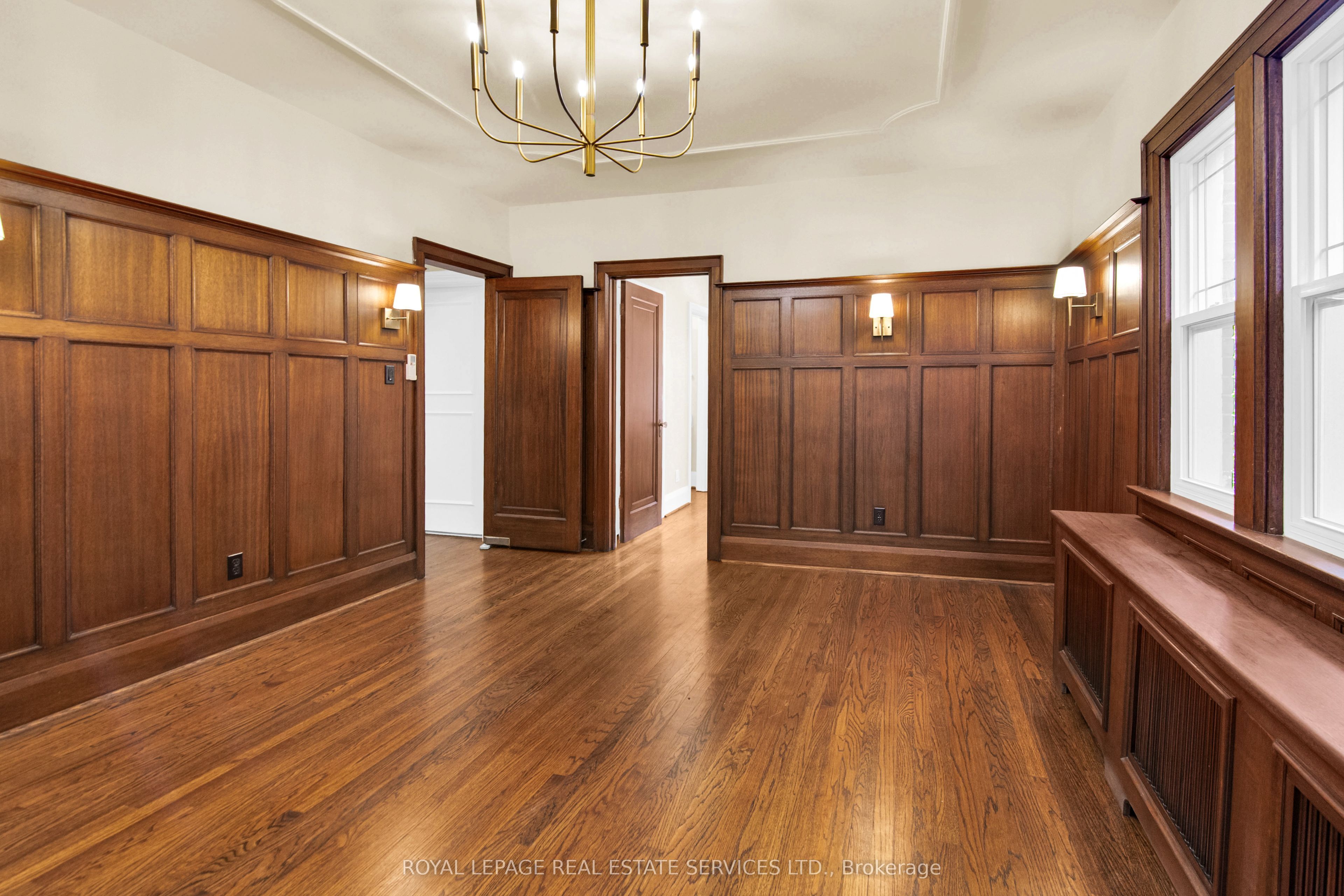 Unit 2nd Floor - 113 Chaplin Crescent, Toronto 2