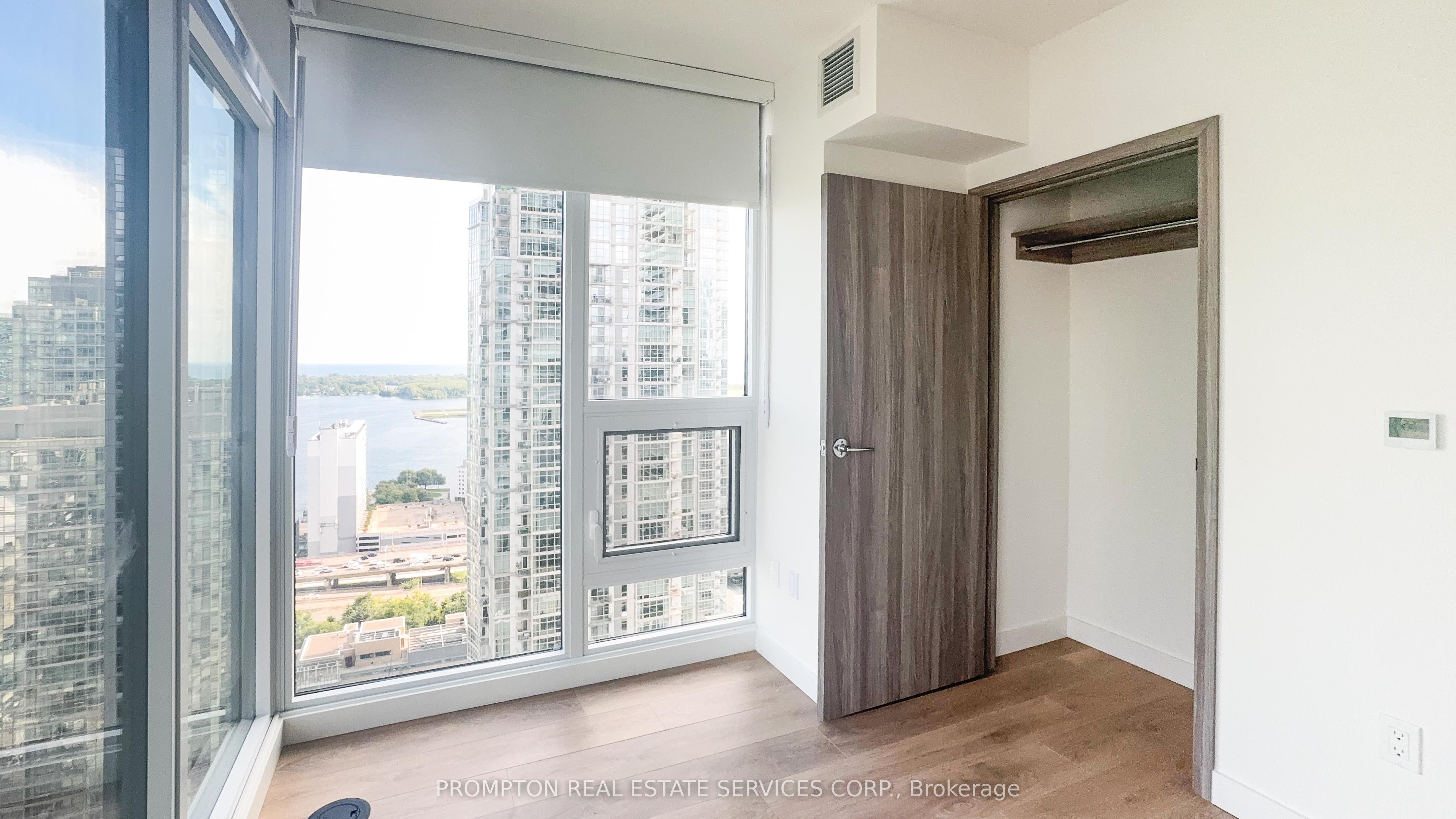 Unit 3205 - 1 Concord Cityplace Way, Toronto 4
