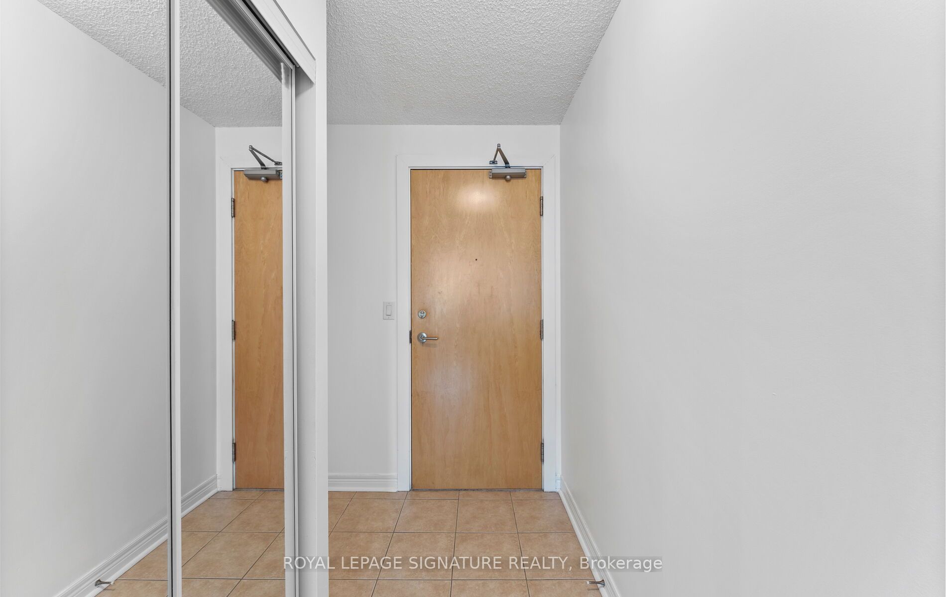 Unit 1411 - 212 Eglinton Avenue E, Toronto 3