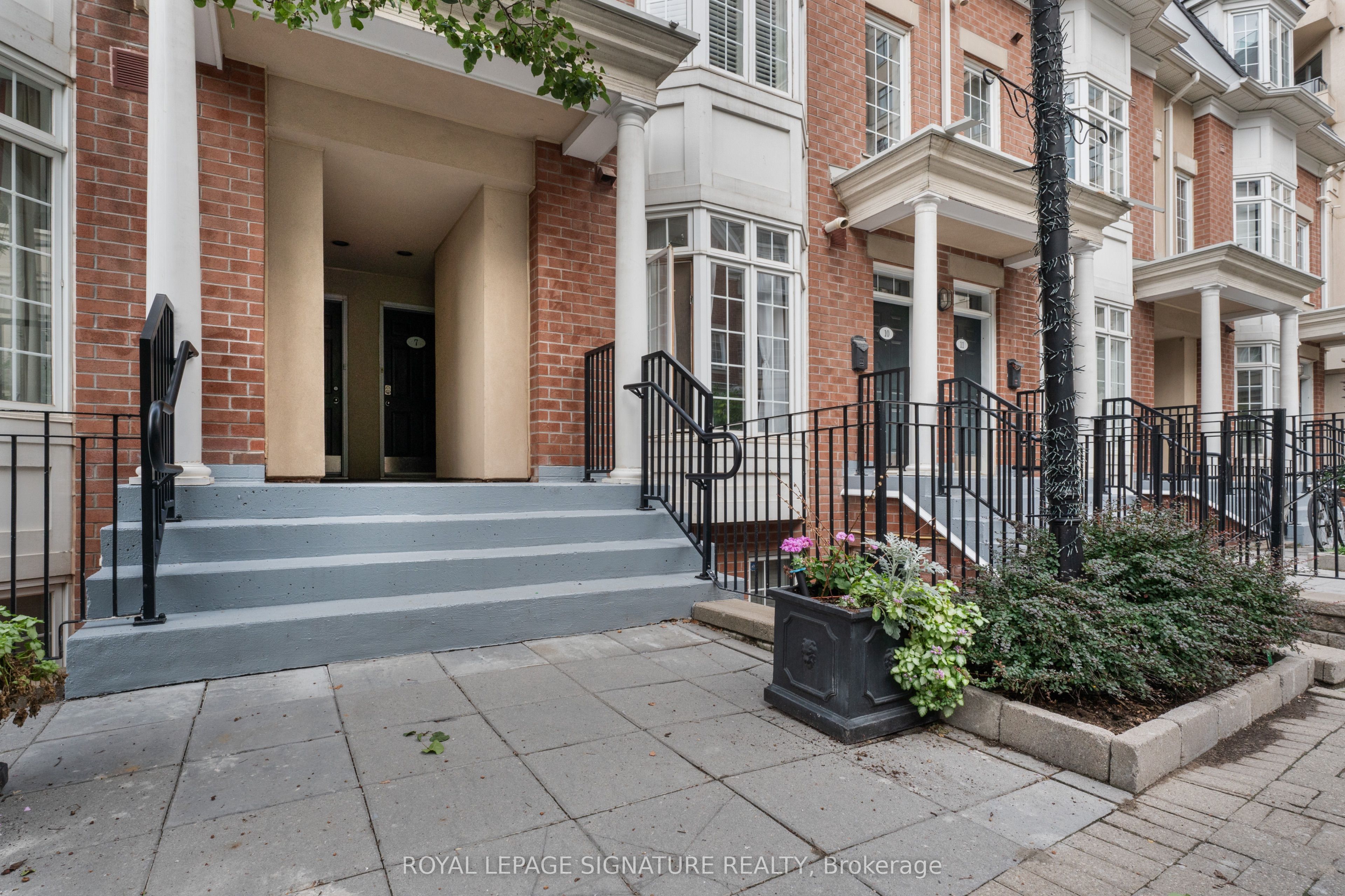 Unit 8 - 11 Niagara Street, Toronto 2