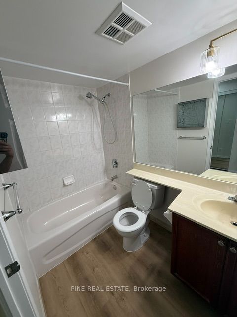 Unit 1119 - 230 Queens Quay, Toronto 5