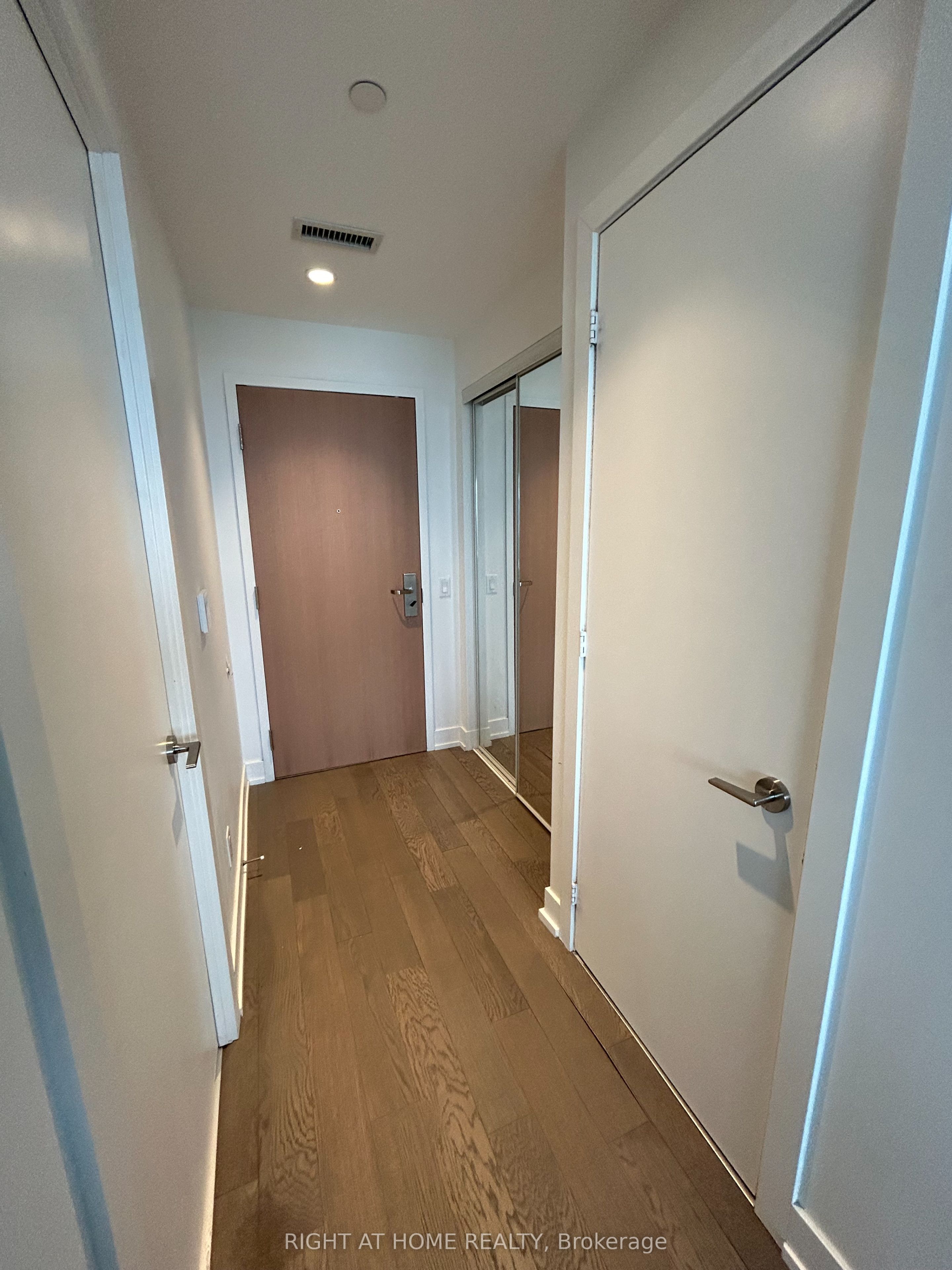 Unit 4307 - 7 Grenville Street, Toronto 5