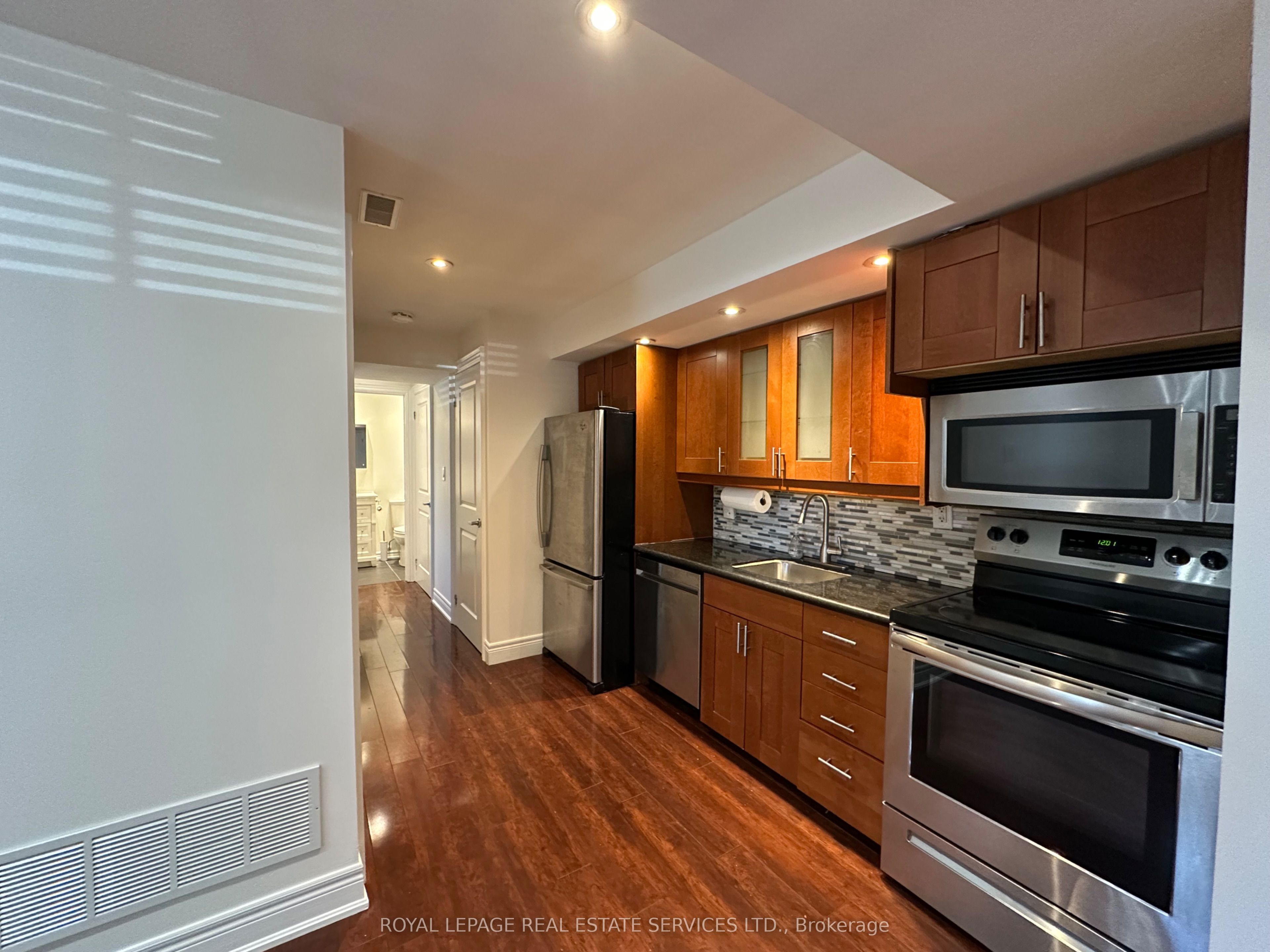 Unit 1 - 87 Lawrence Avenue W, Toronto 5