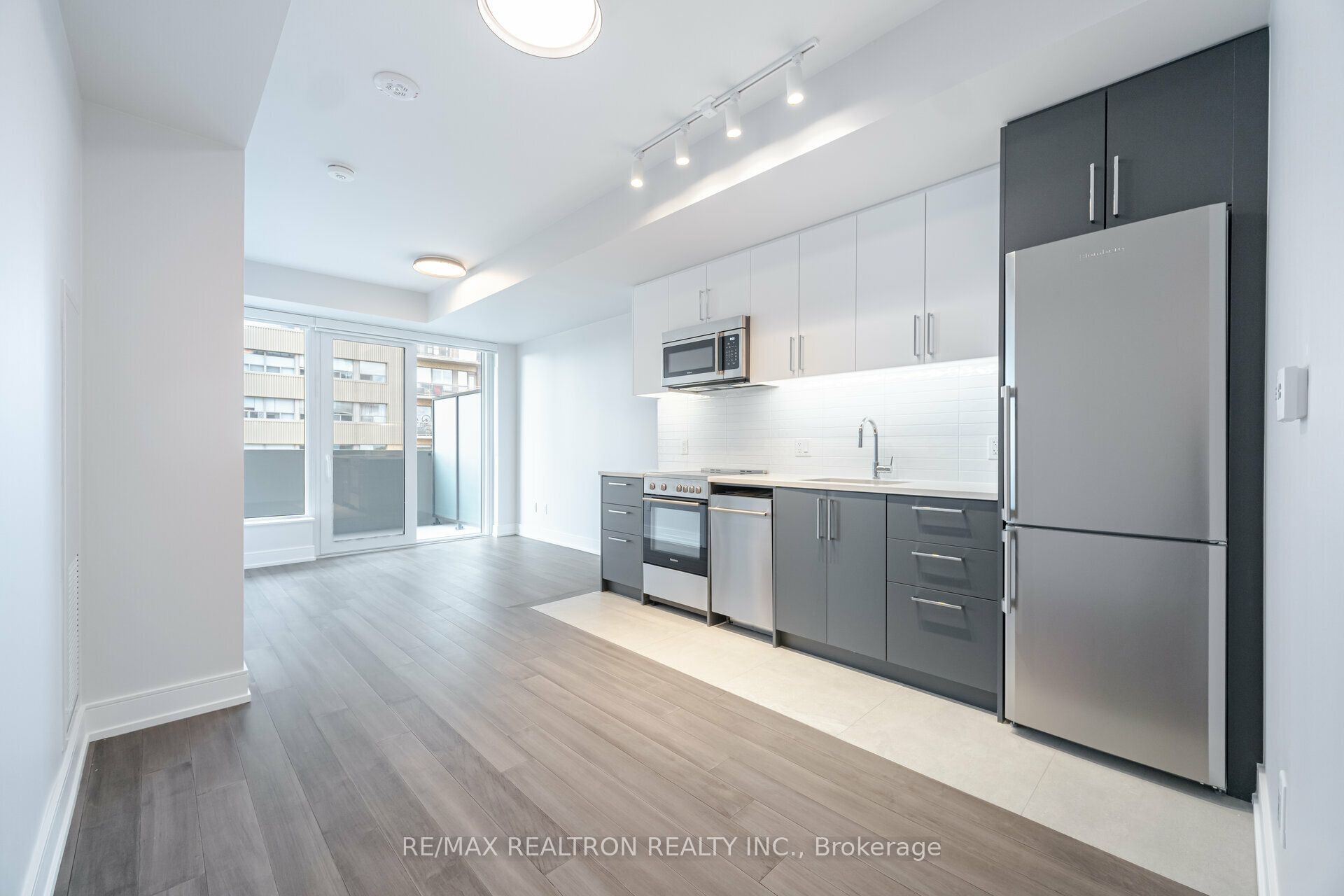 Unit 1005 - 2525 Bathurst Street, Toronto 3