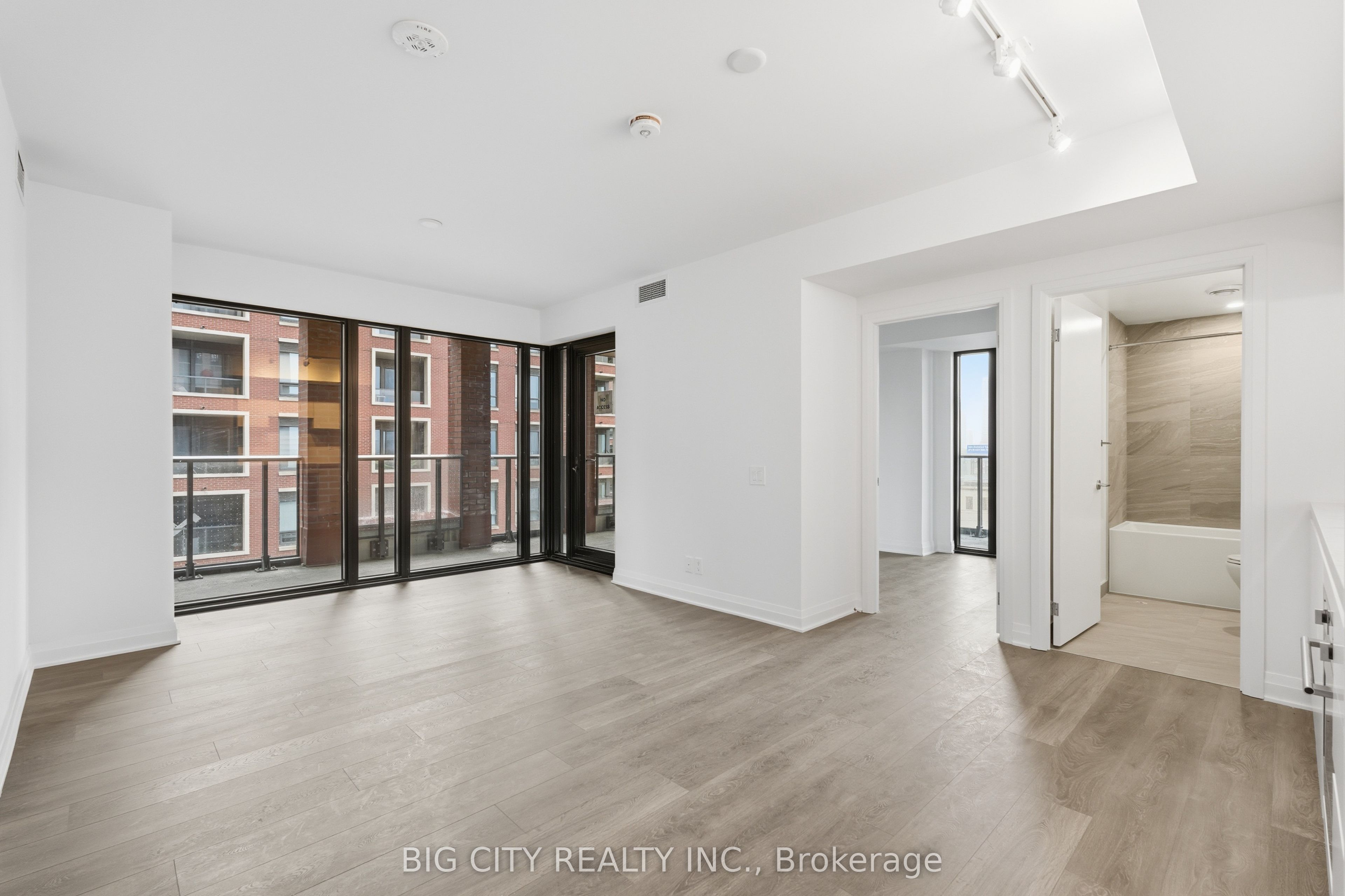 Unit 407 - 25 Frederick Todd Way, Toronto 5