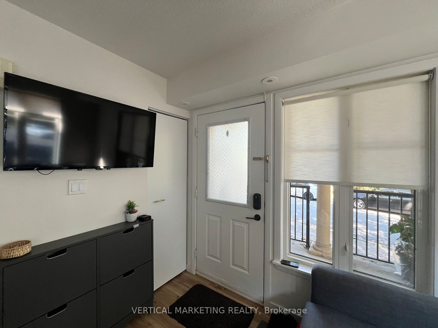 Unit 801 - 46 Western Battery Road, Toronto 4