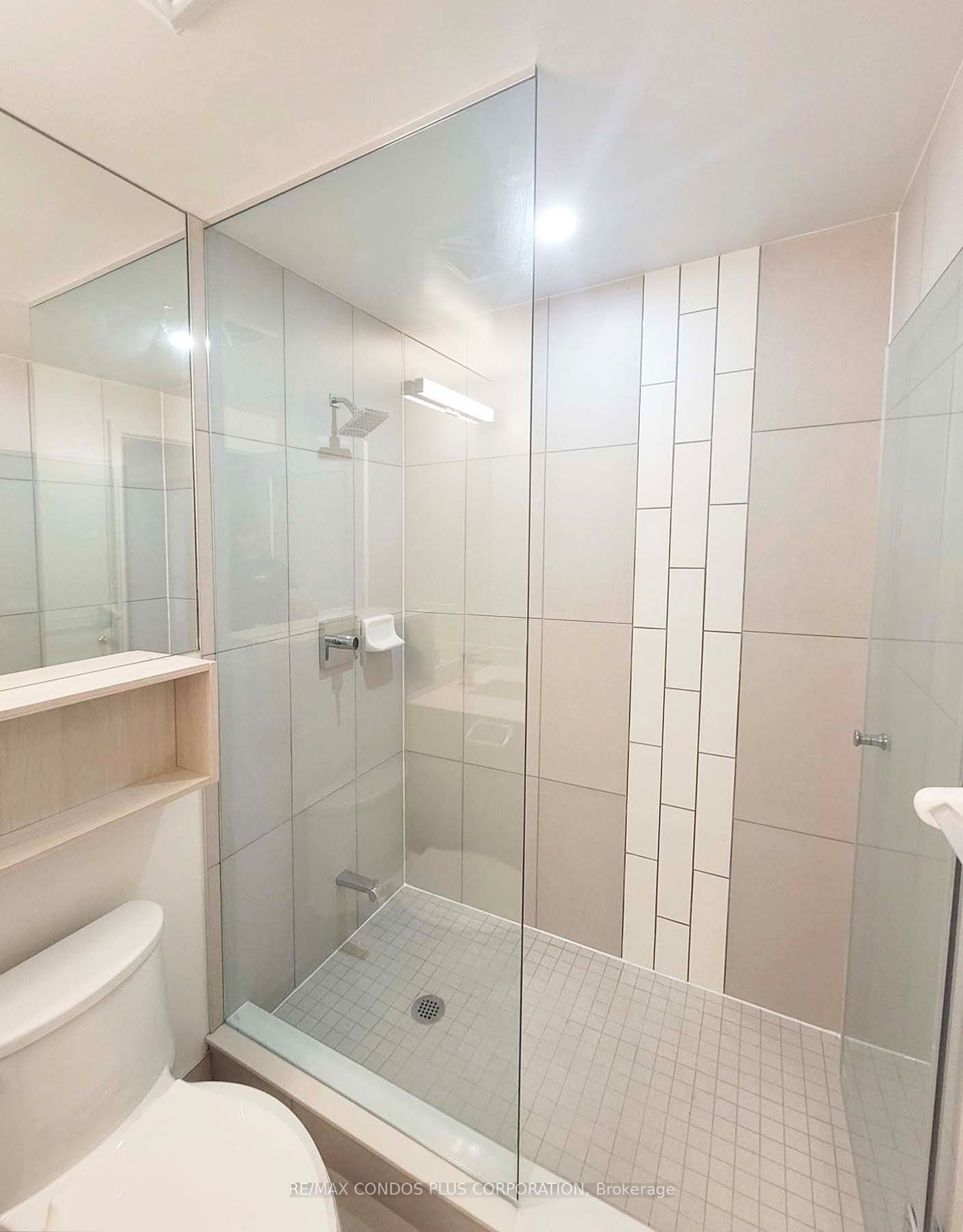 Unit 946 - 121 Lower Sherbourne Street, Toronto 4
