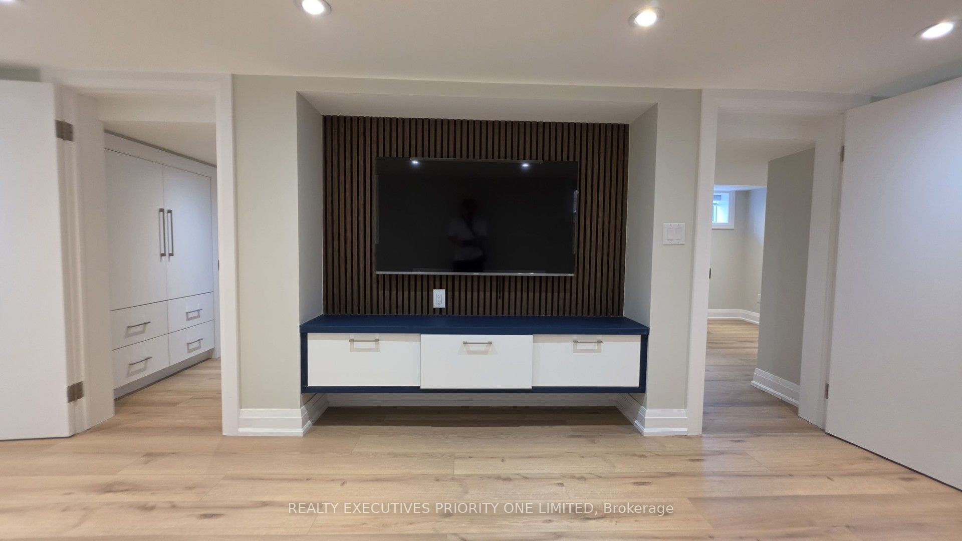 Unit Basement - 10 Lascelles Boulevard, Toronto 2