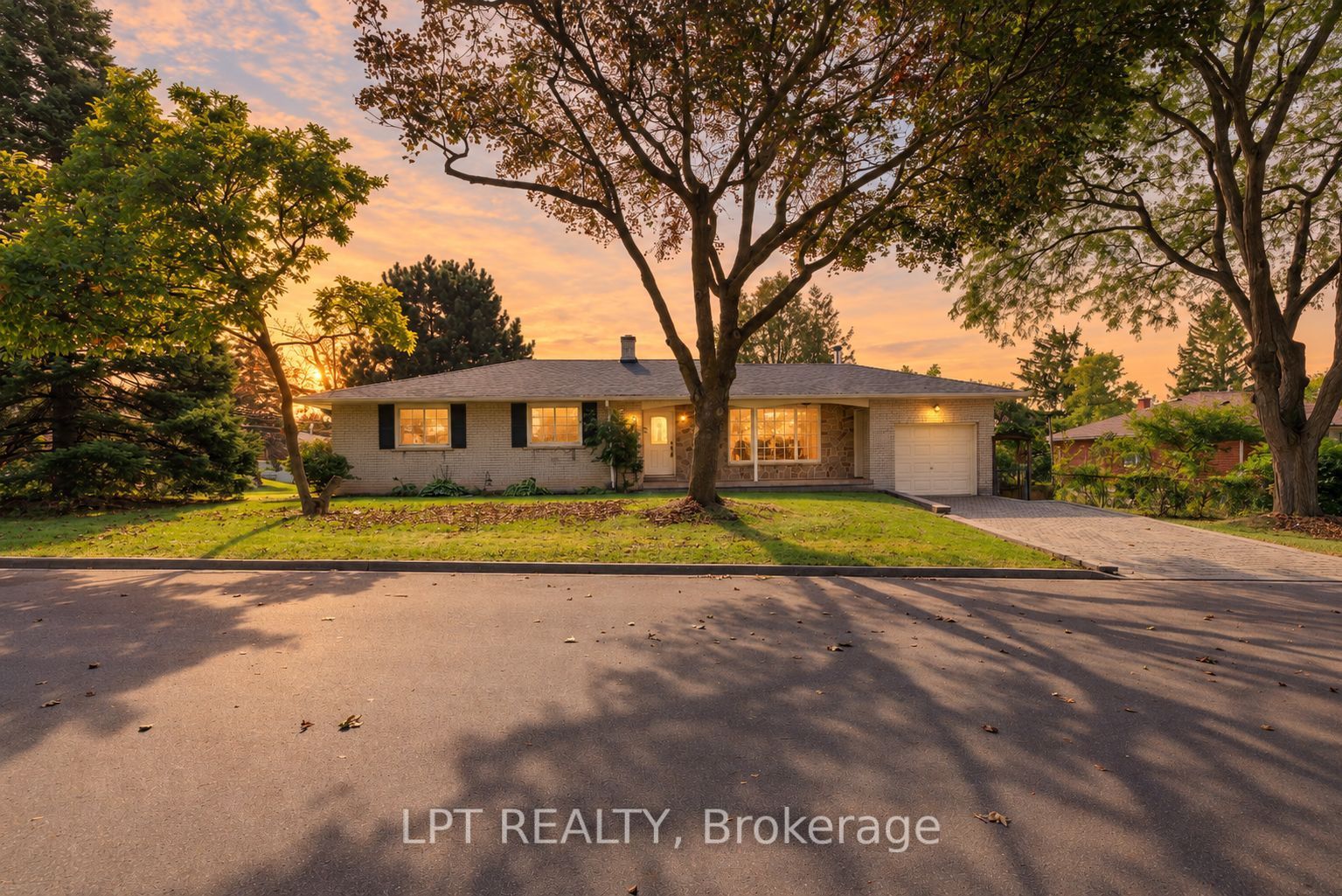 67 Woodthorpe Road, North York 2