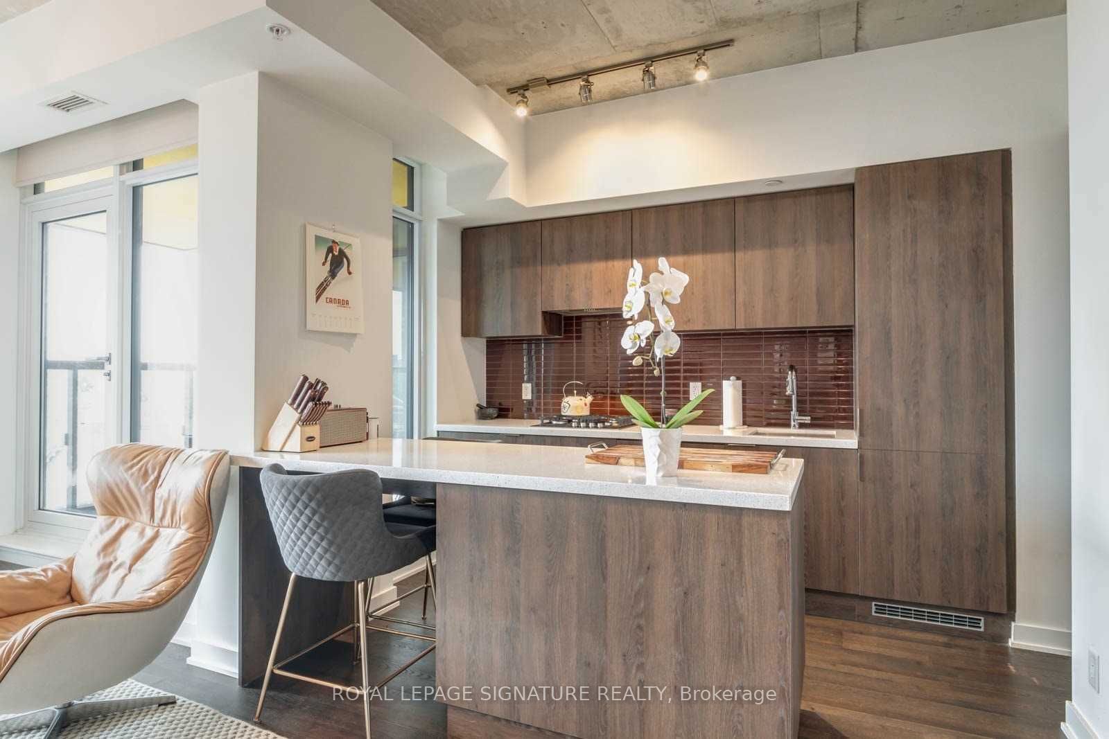 Unit 504 - 109 Ossington Avenue, Toronto 5