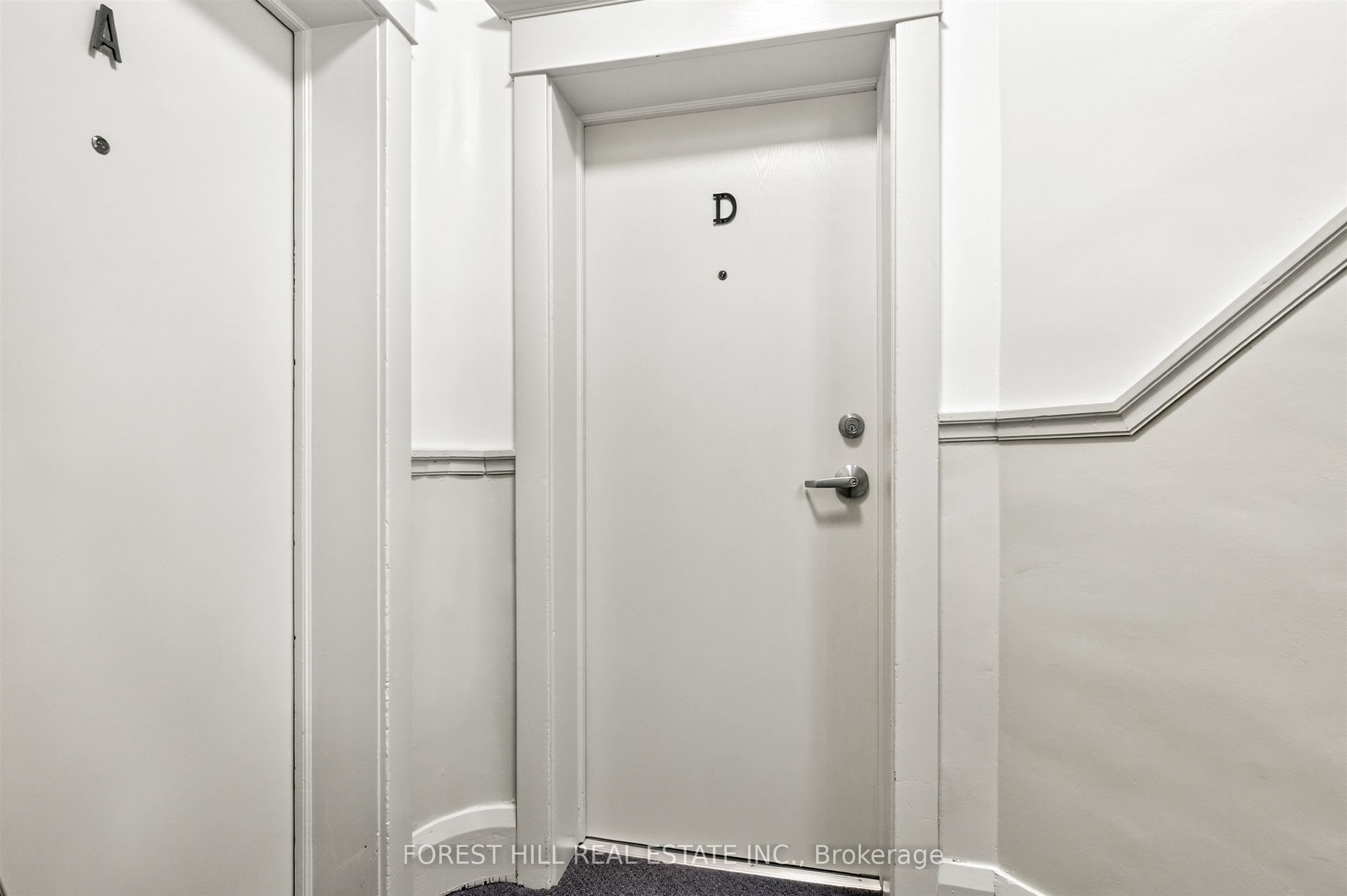 Unit D - 30 Pinewood Avenue, Toronto 2
