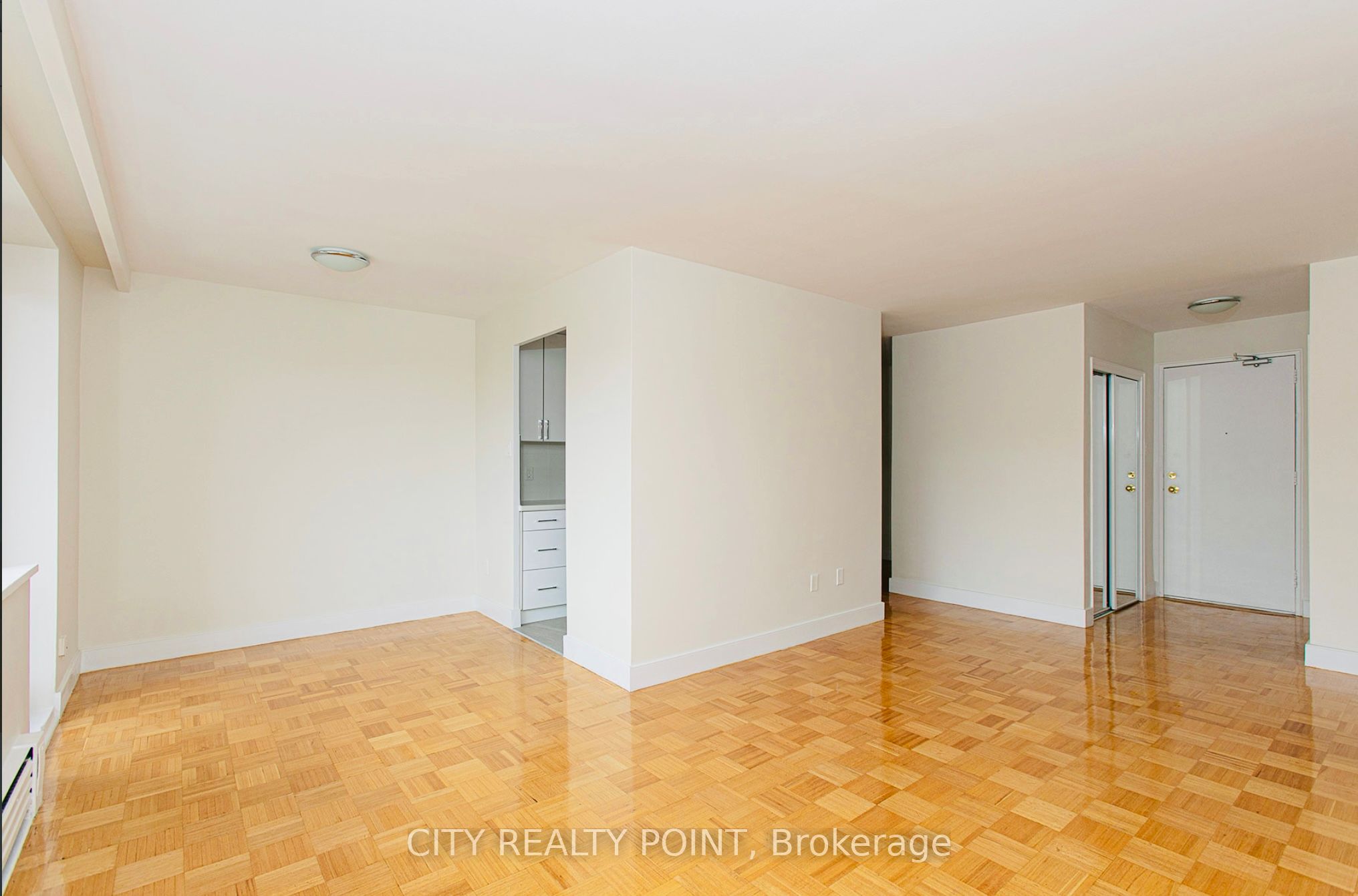 Unit 601 - 2 Grandstand Place, Toronto 5